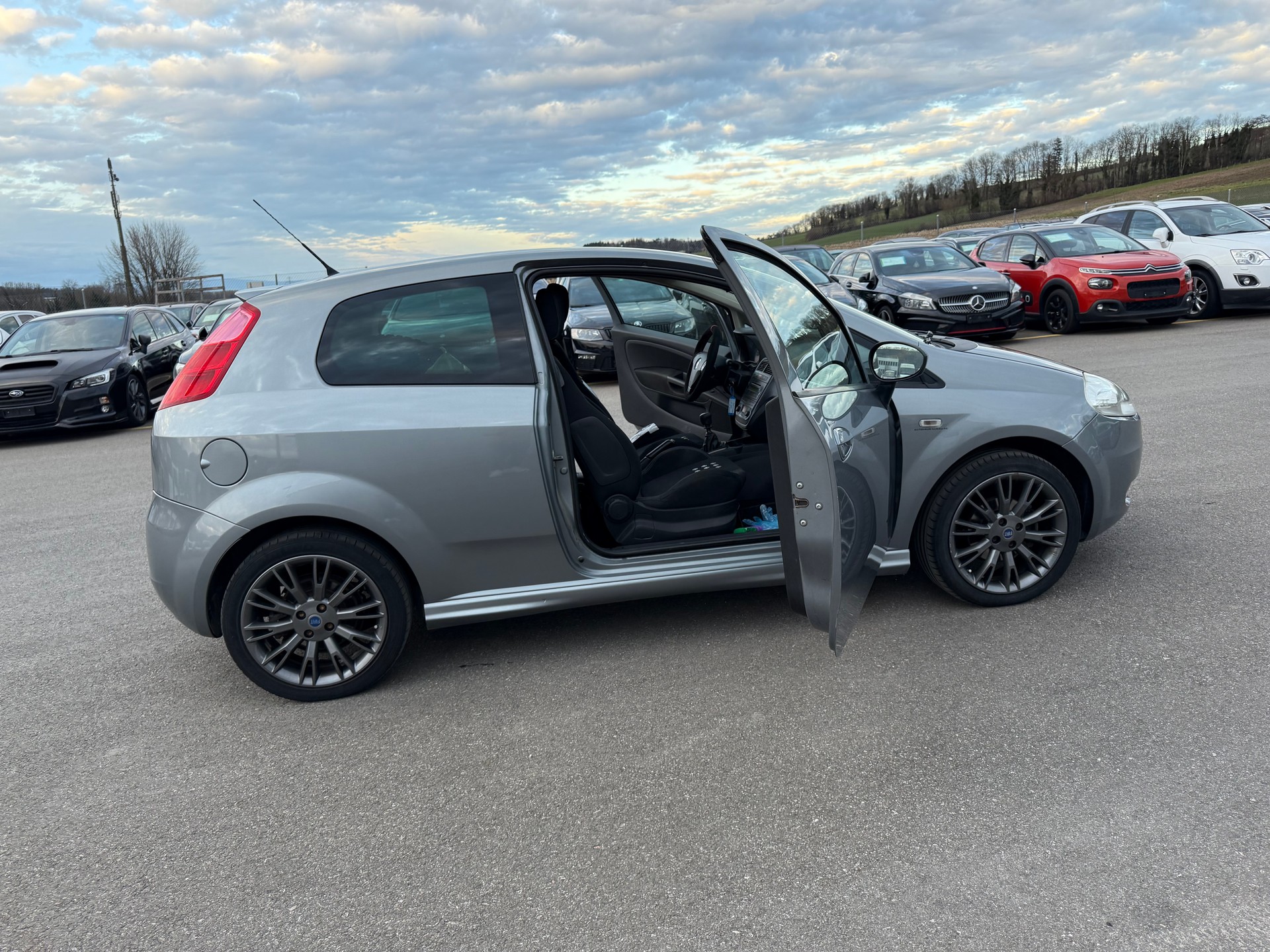 FIAT Punto 1.4 16V Dynamic-image-1