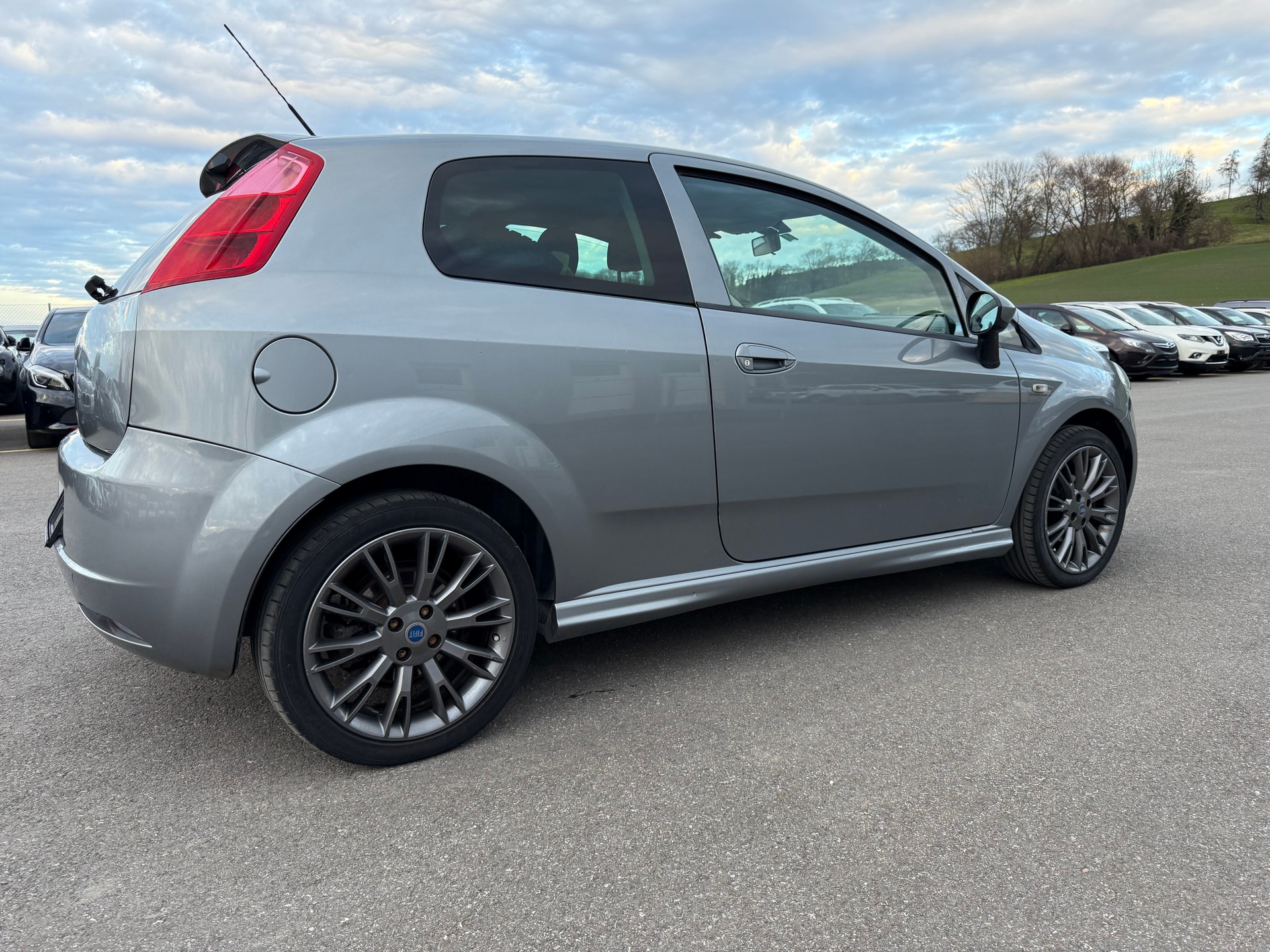 FIAT Punto 1.4 16V Dynamic-image-11