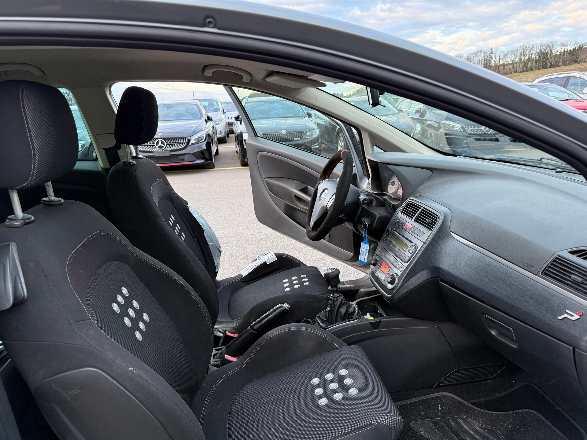 FIAT Punto 1.4 16V Dynamic-image-16