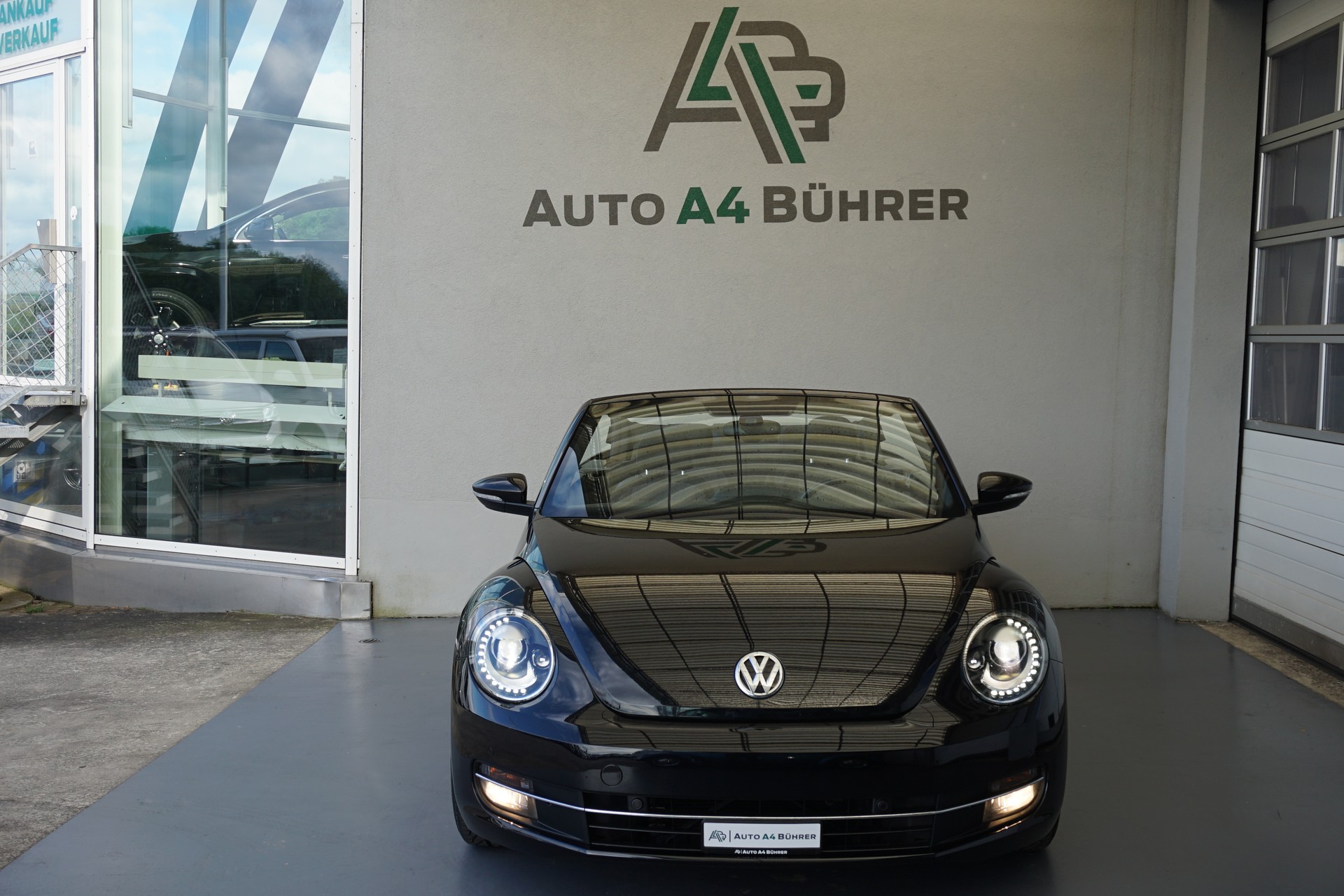 VW Beetle Cabriolet 1.2 TSI Design-image-14