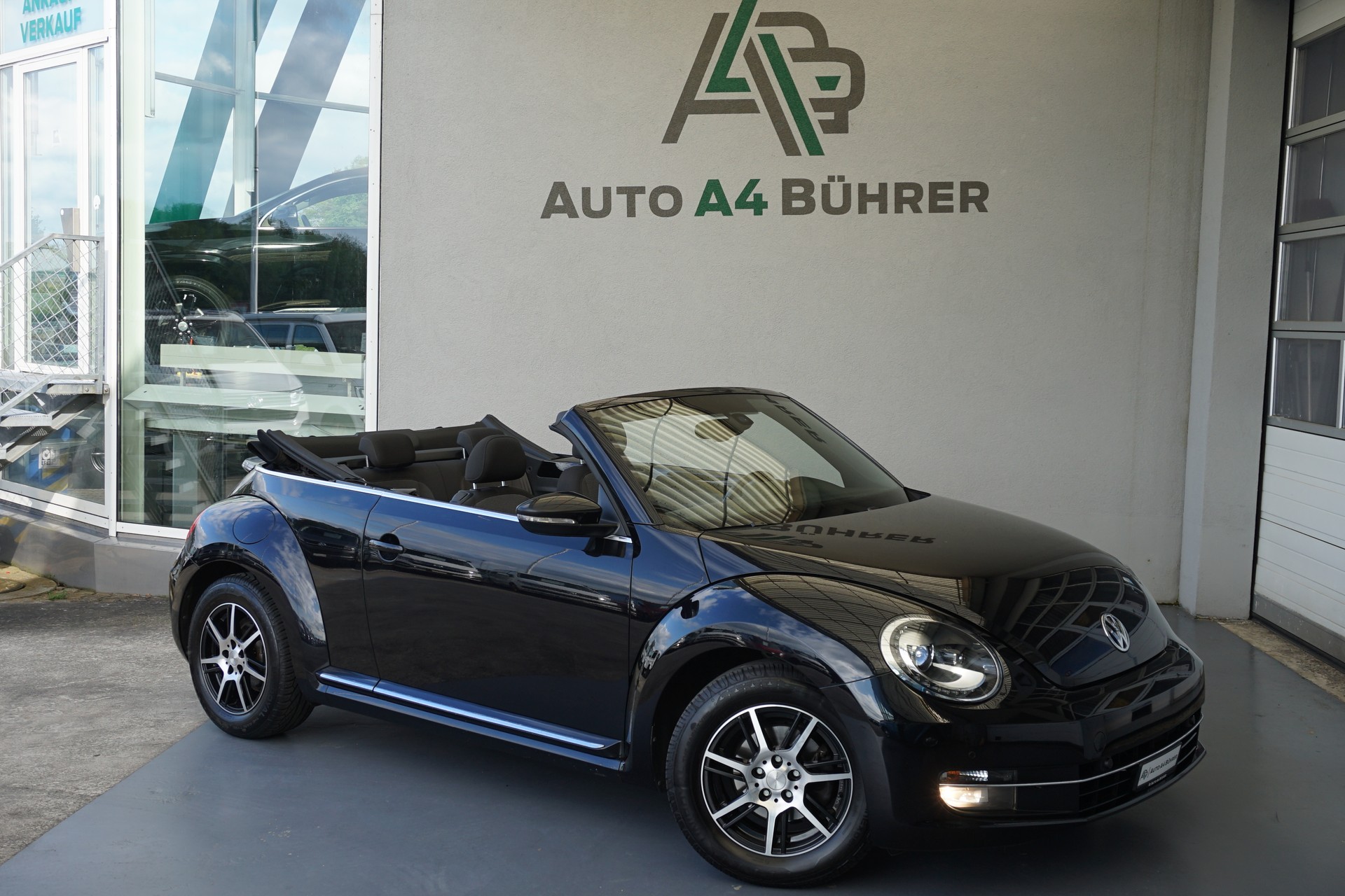 VW Beetle Cabriolet 1.2 TSI Design-image-4