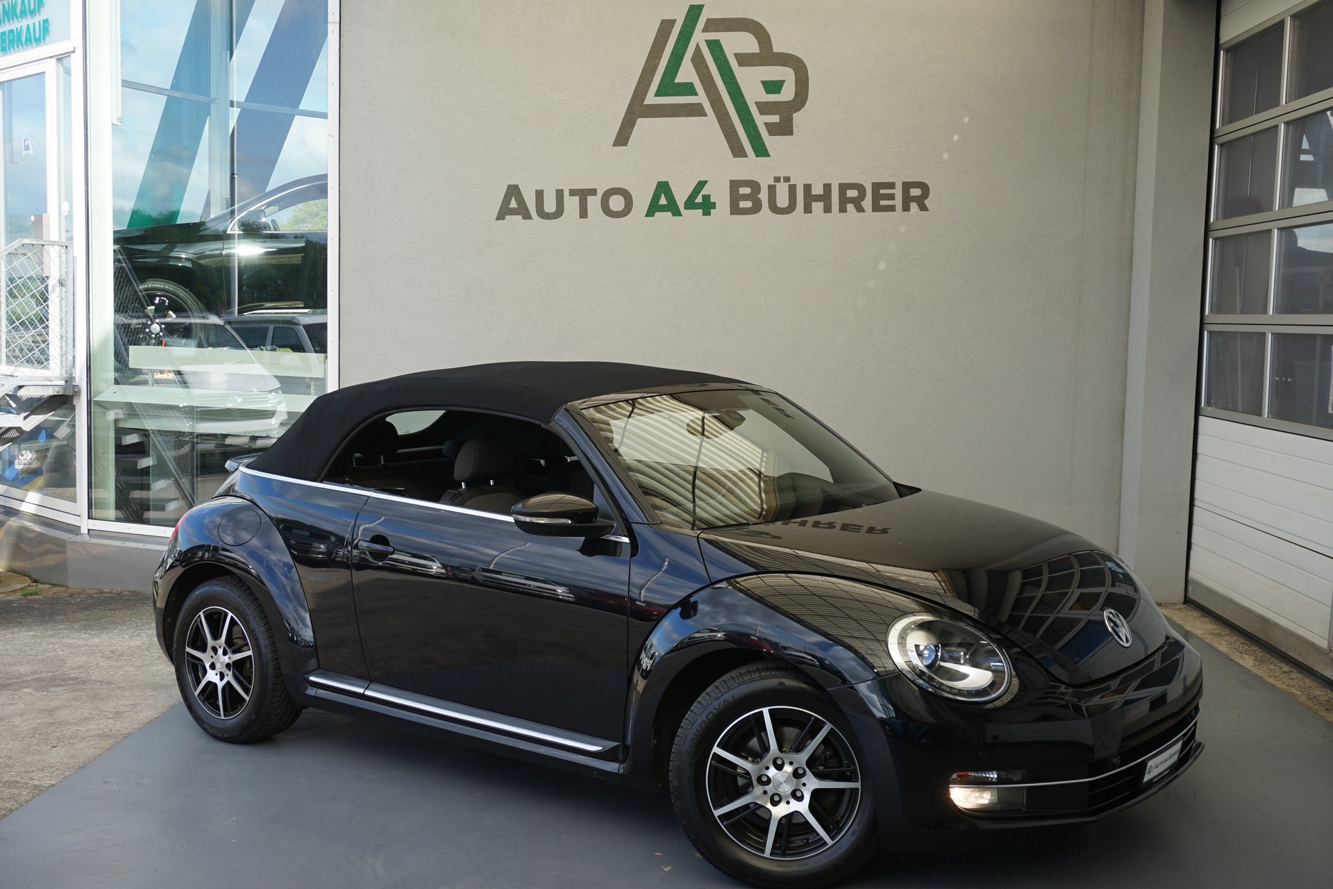 VW Beetle Cabriolet 1.2 TSI Design-image-2