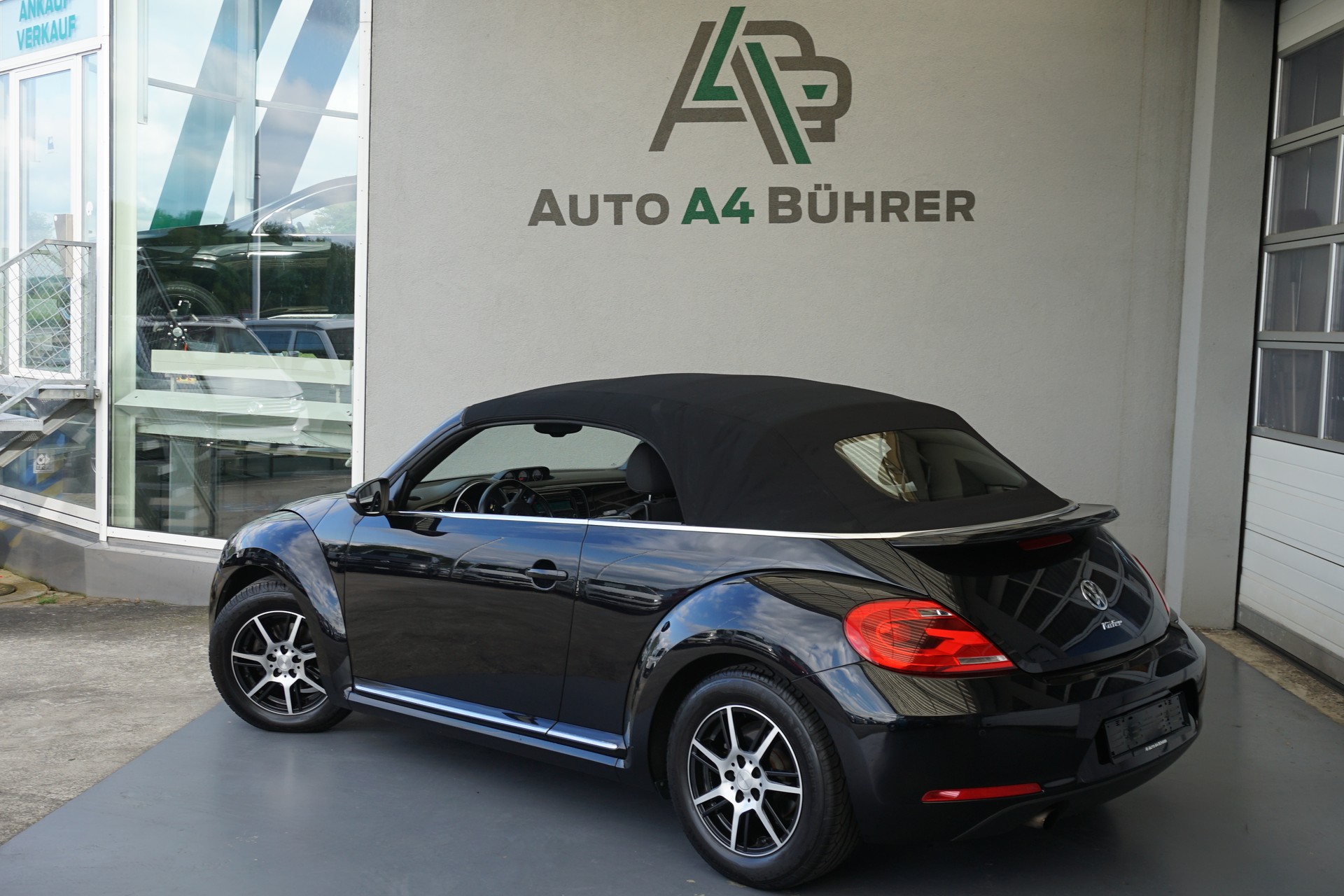 VW Beetle Cabriolet 1.2 TSI Design-image-7