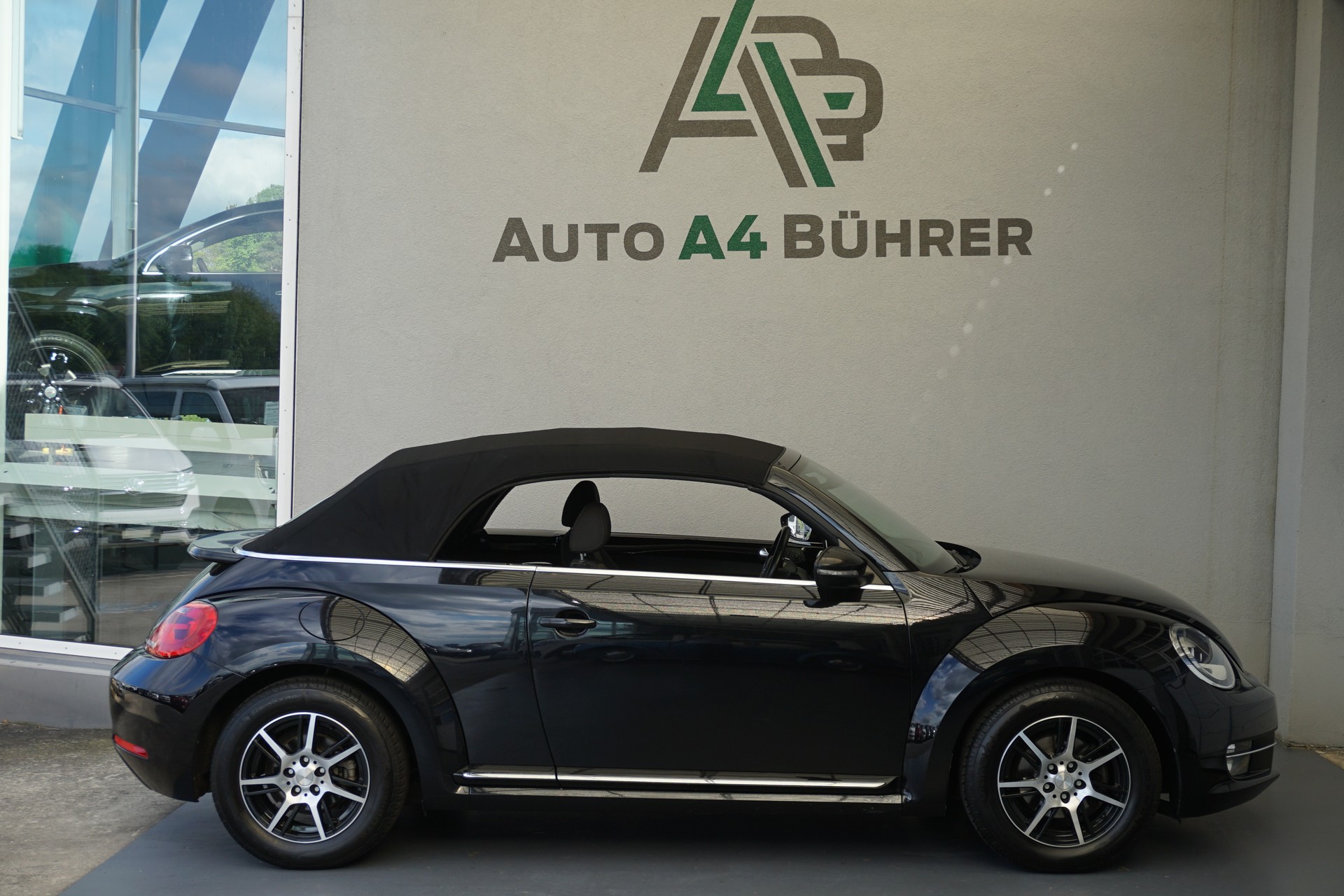VW Beetle Cabriolet 1.2 TSI Design-image-5