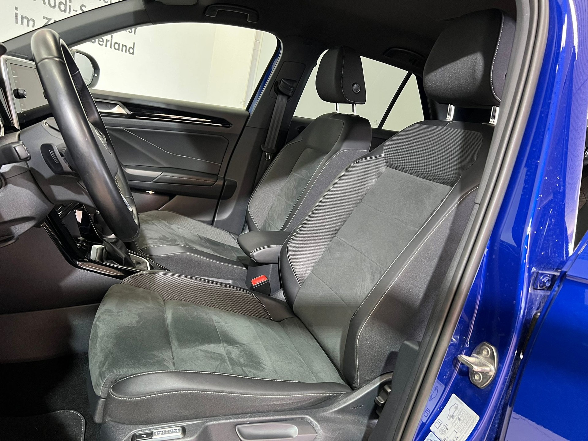 VW T-Roc 1.5 TSI EVO R-Line DSG-image-7