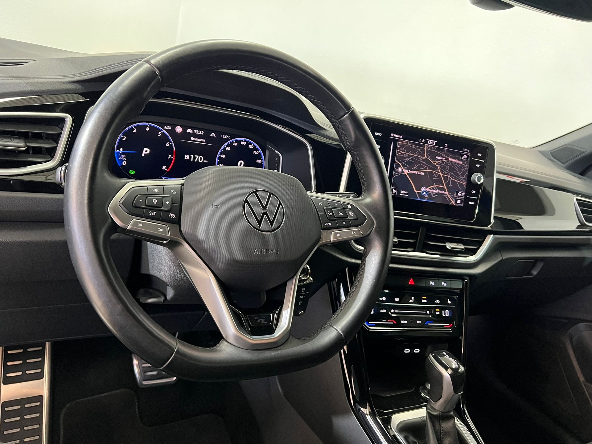 VW T-Roc 1.5 TSI EVO R-Line DSG-image-4