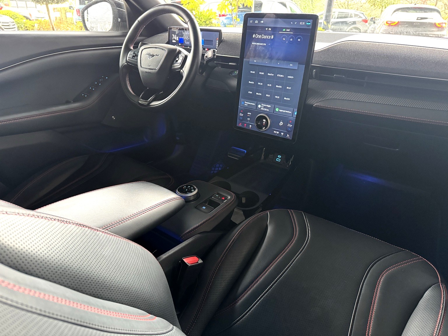 FORD Mustang MACH-E Premium AWD 99 kWh-image-10