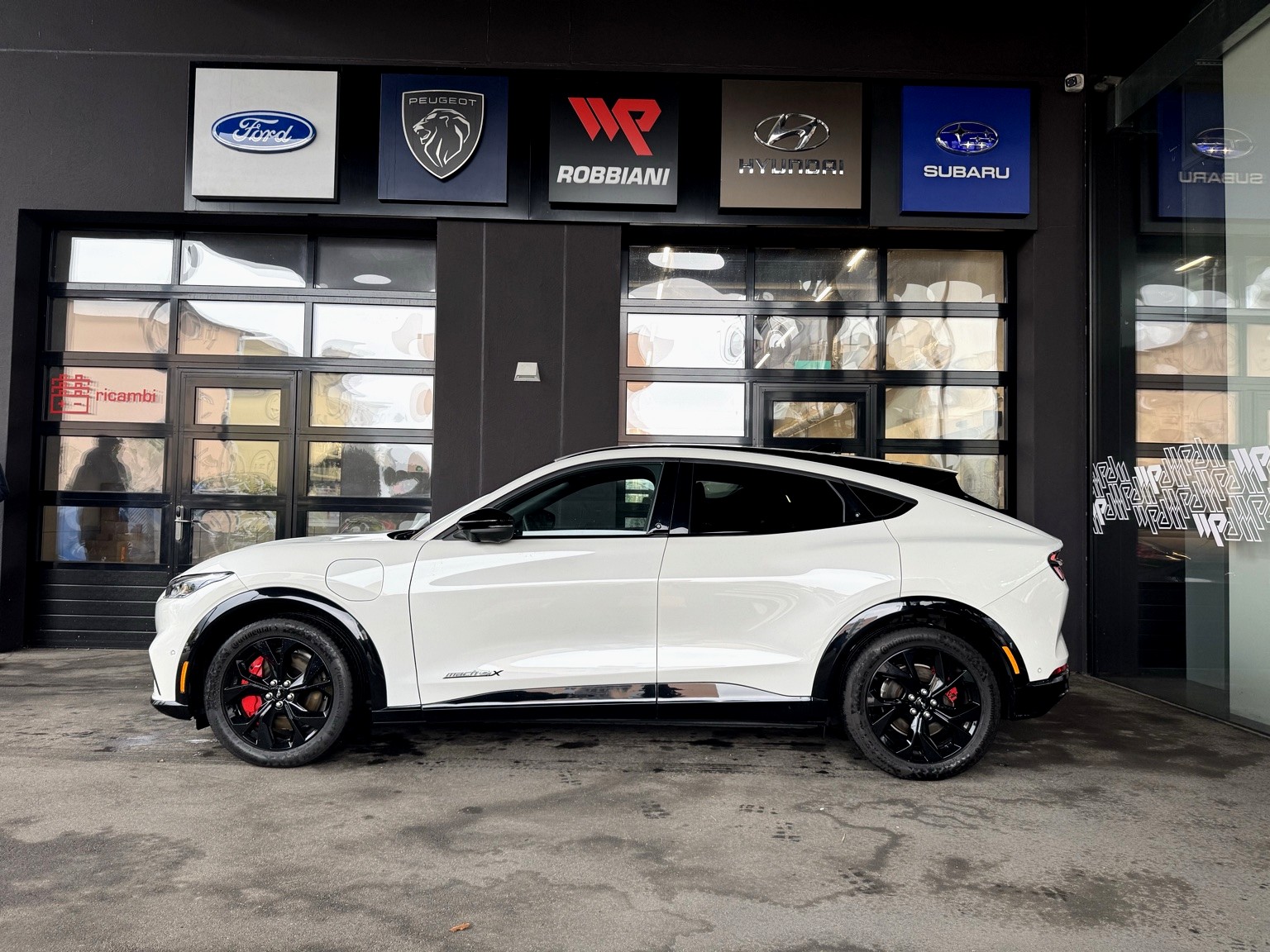 FORD Mustang MACH-E Premium AWD 99 kWh-image-1
