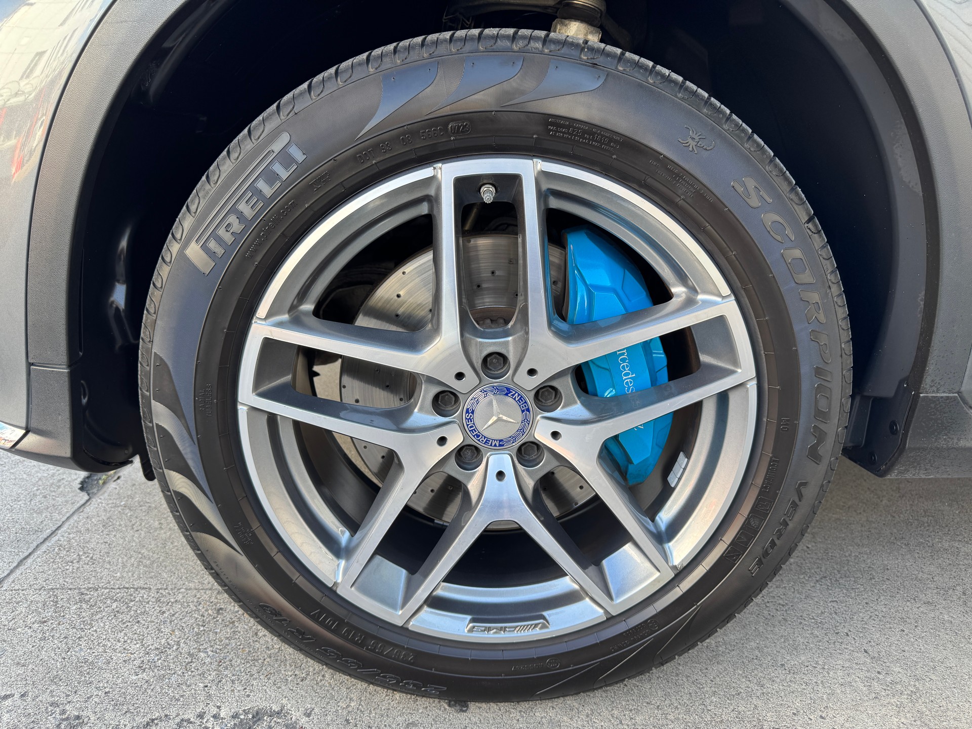 MERCEDES-BENZ GLC 350 e AMG Line 4Matic 7G-Tronic-image-13