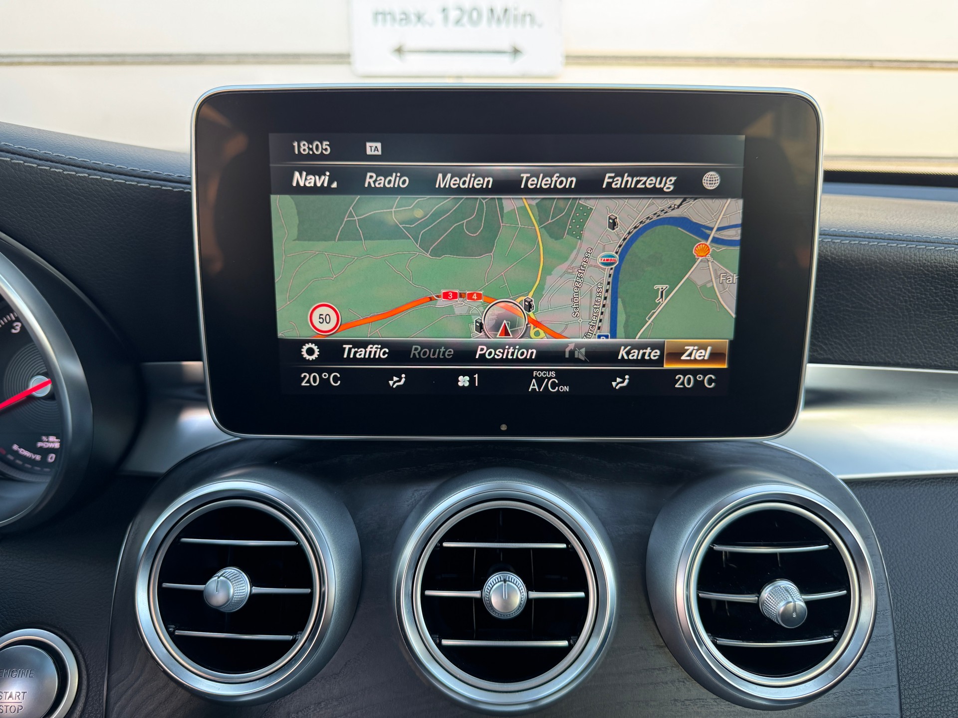 MERCEDES-BENZ GLC 350 e AMG Line 4Matic 7G-Tronic-image-10