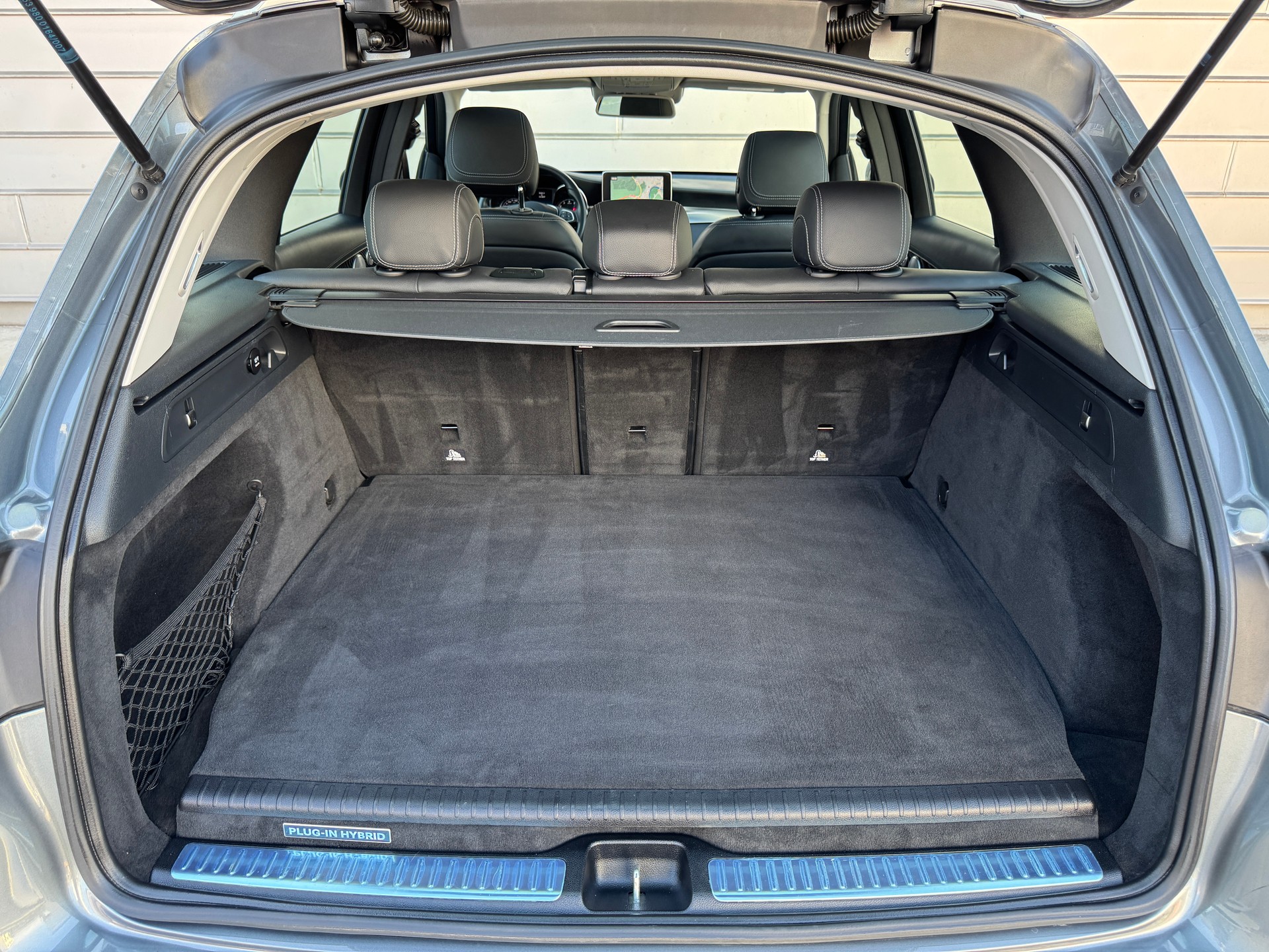 MERCEDES-BENZ GLC 350 e AMG Line 4Matic 7G-Tronic-image-6