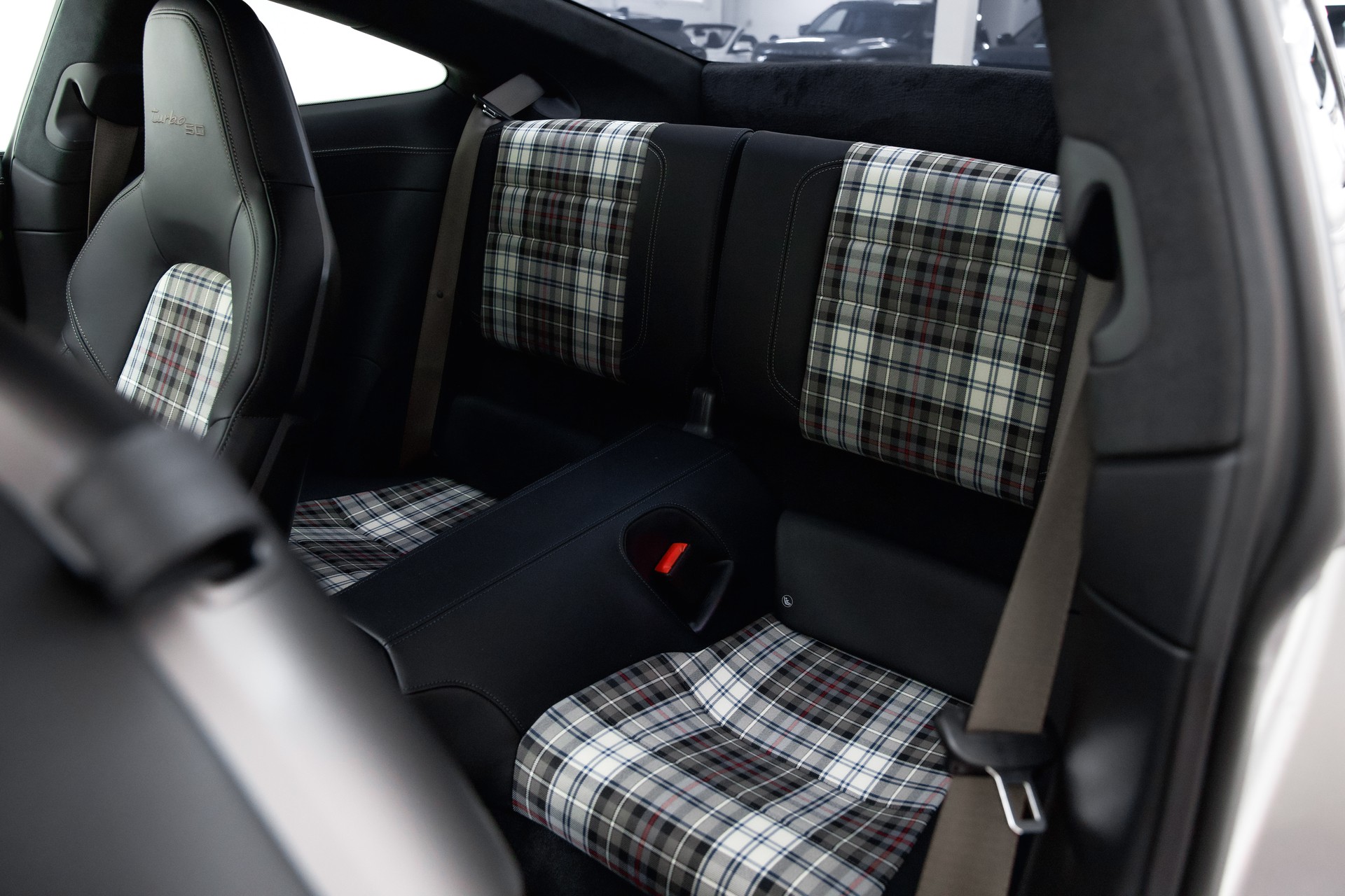 PORSCHE 911 Turbo 50 Jahre-image-24
