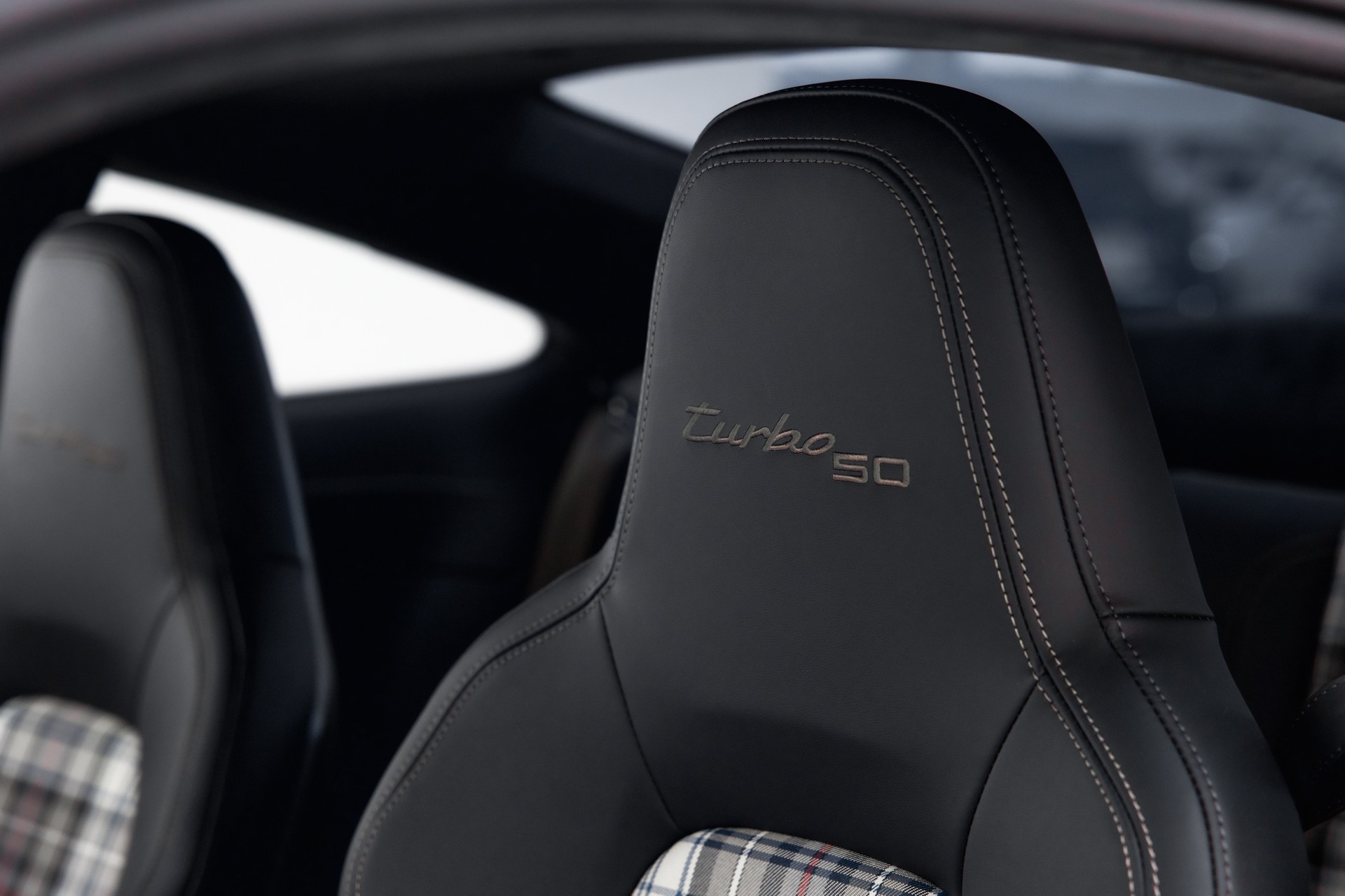 PORSCHE 911 Turbo 50 Jahre-image-26