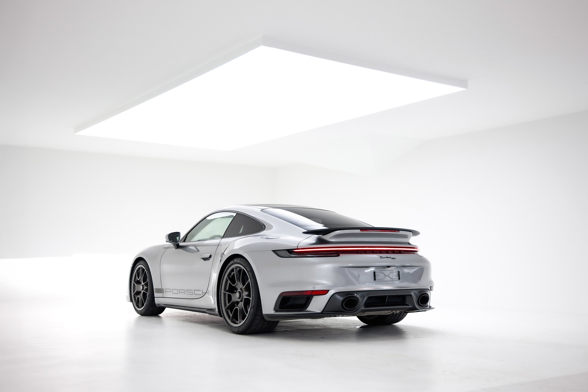 PORSCHE 911 Turbo 50 Jahre-image-10