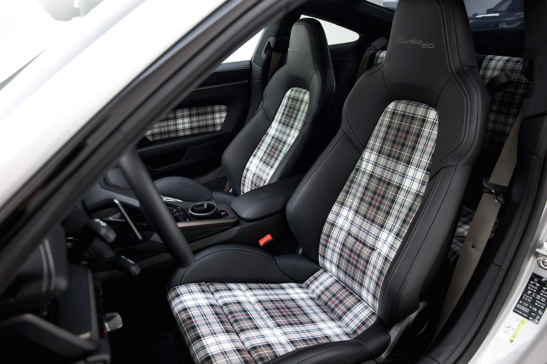 PORSCHE 911 Turbo 50 Jahre-image-22
