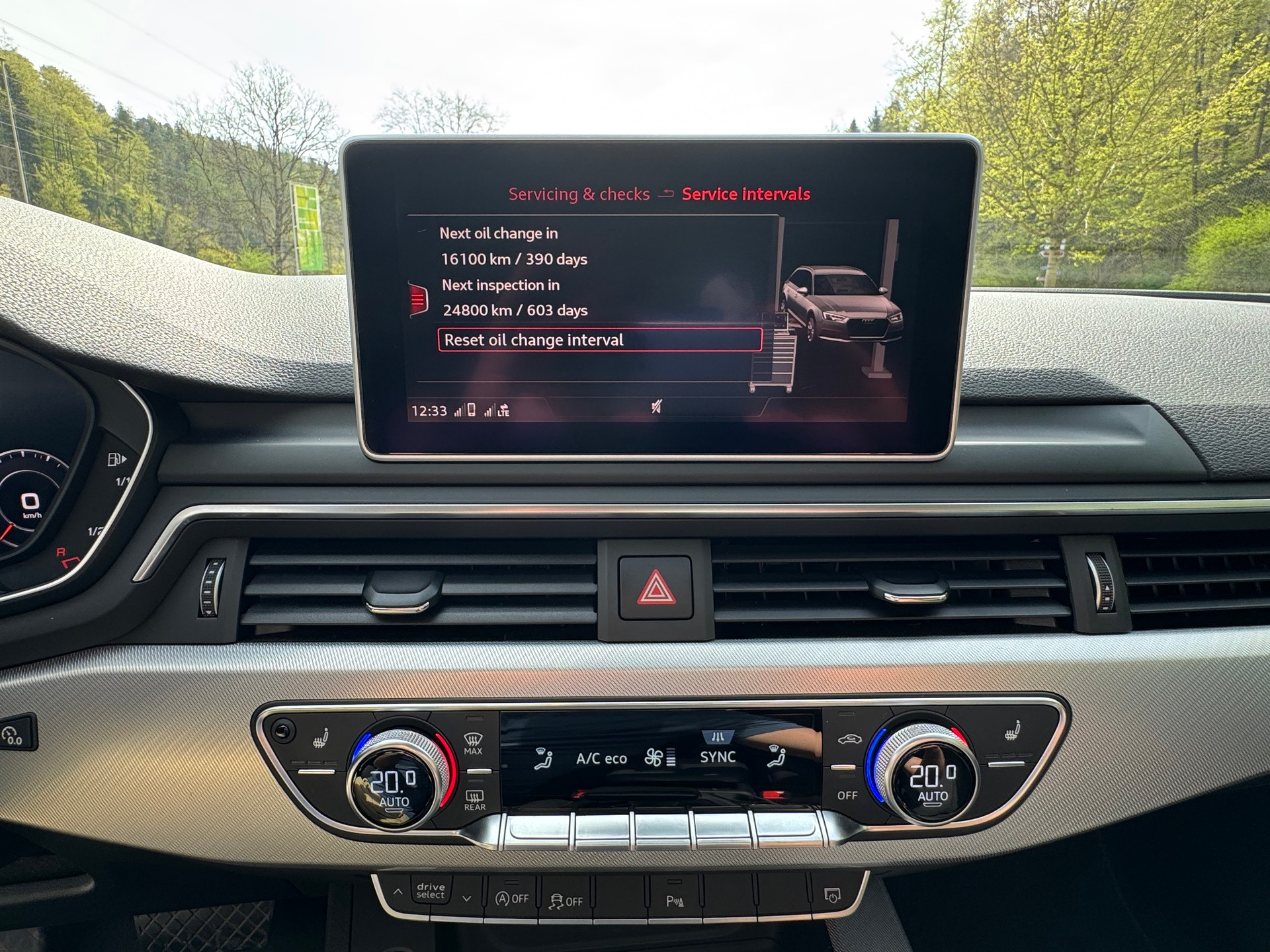 AUDI A4 Avant 2.0 TFSI Sport S-tronic-image-8
