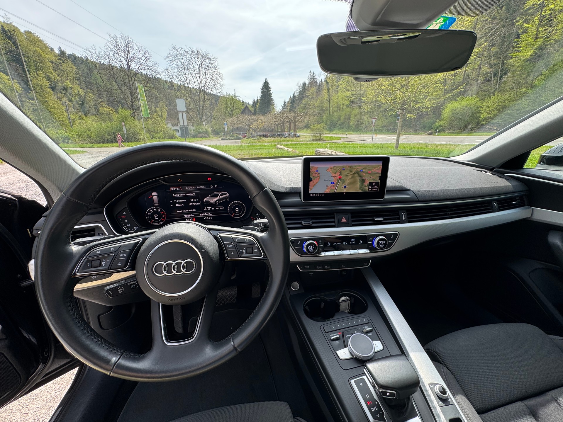 AUDI A4 Avant 2.0 TFSI Sport S-tronic-image-6