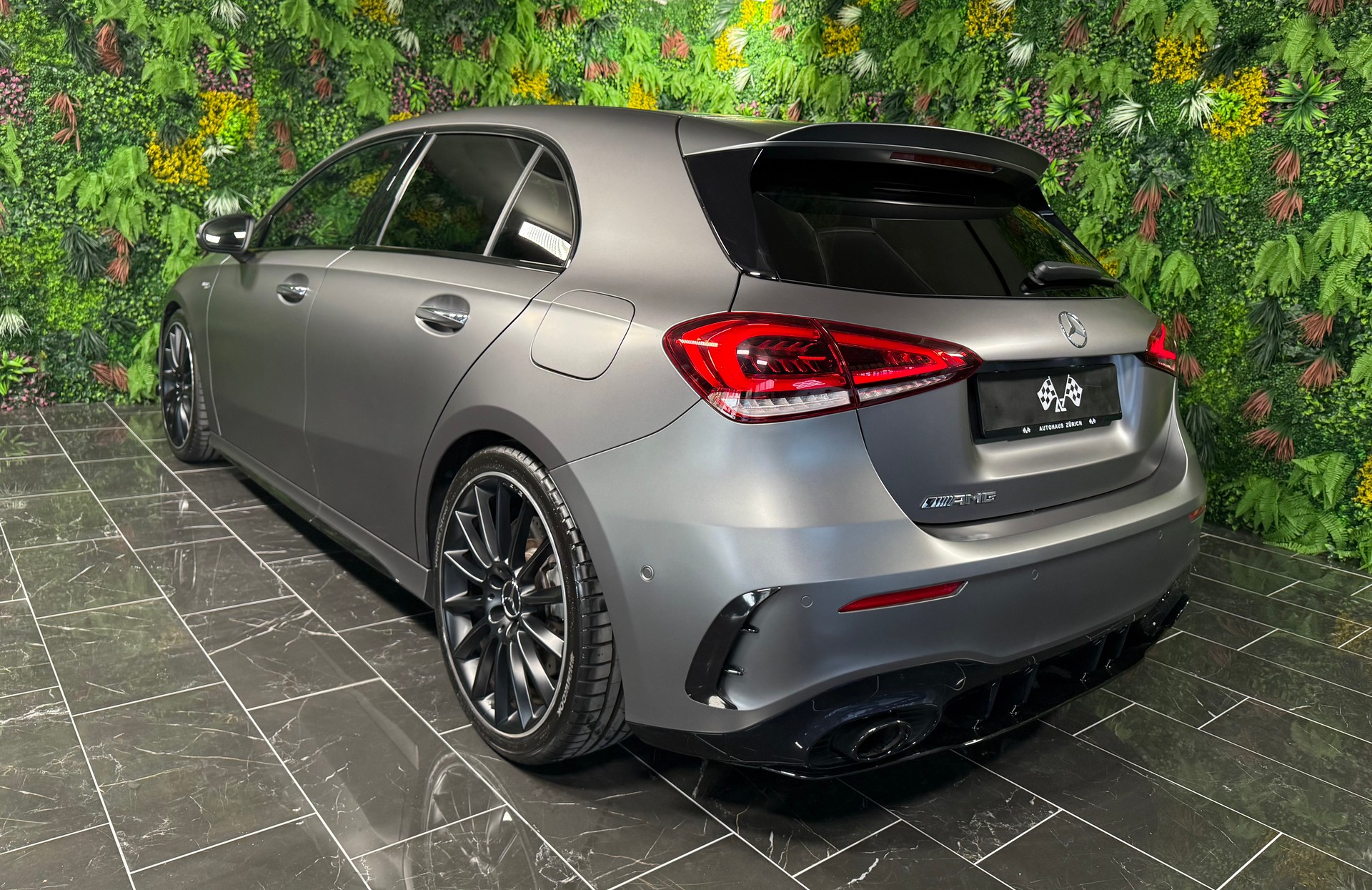MERCEDES-BENZ A 35 AMG 4Matic Speedshift-image-7