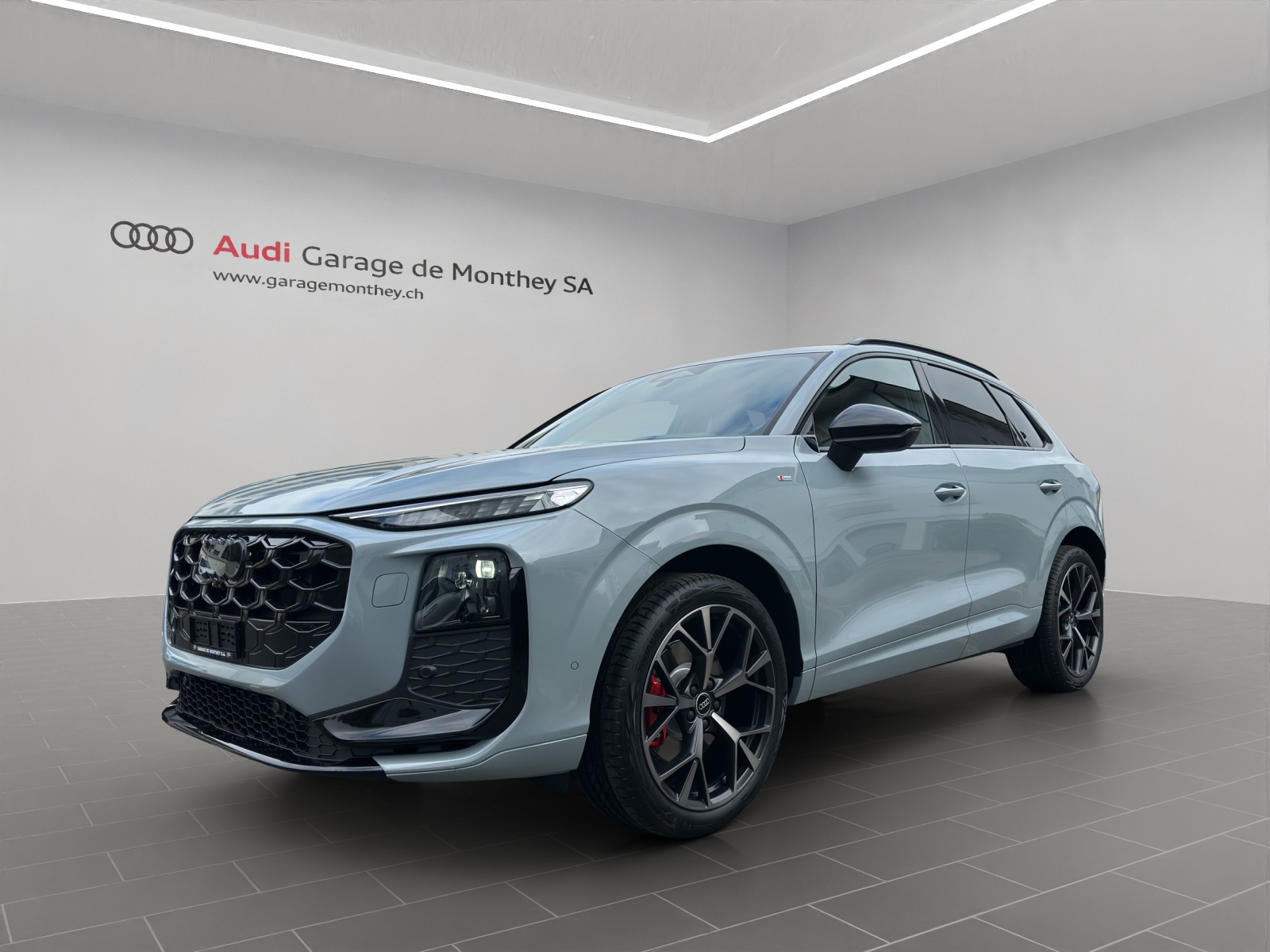 AUDI Q3 SUV TFSI quattro 195 kW S tronic-image-0