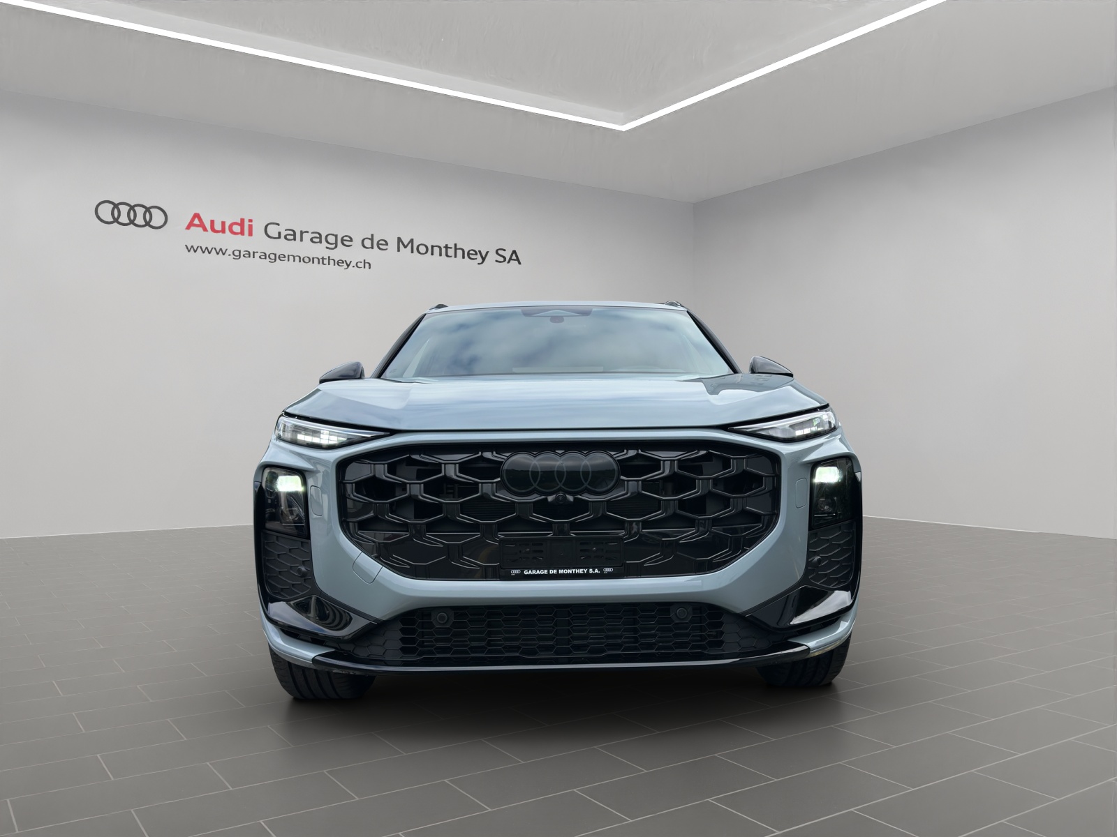 AUDI Q3 SUV TFSI quattro 195 kW S tronic-image-1