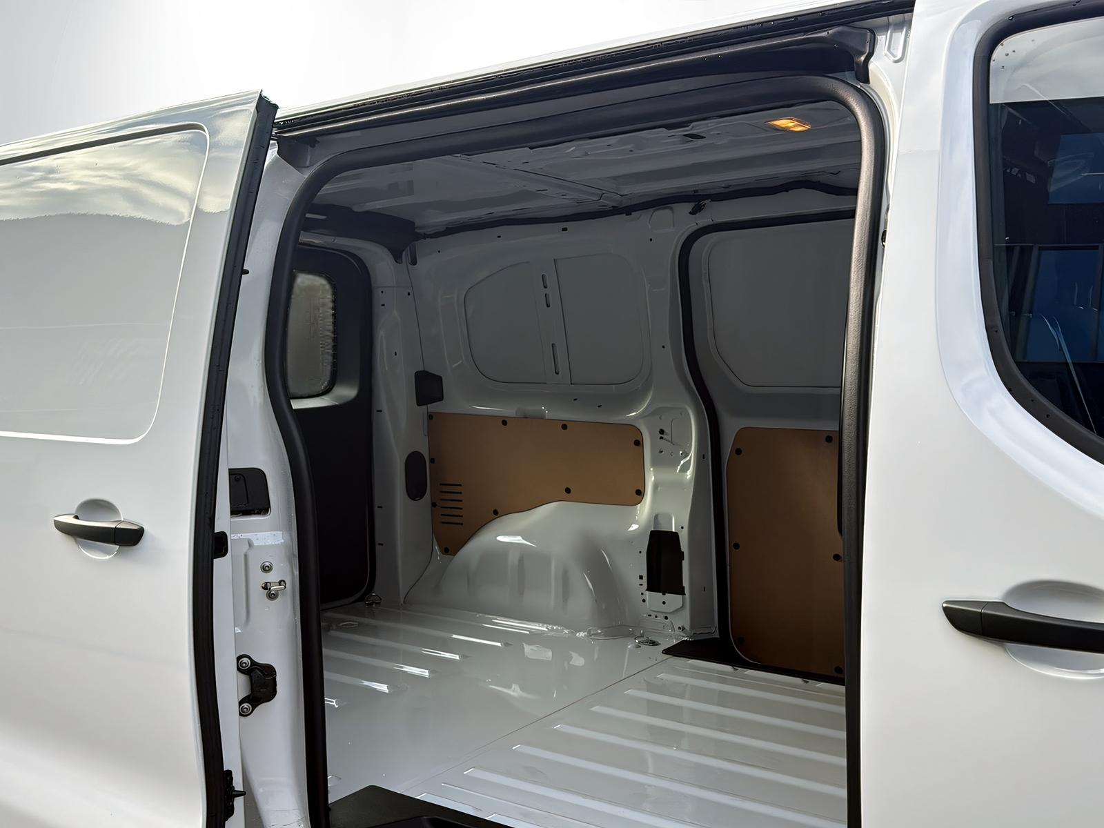 TOYOTA PROACE Van L1 1.5 D Active-image-8