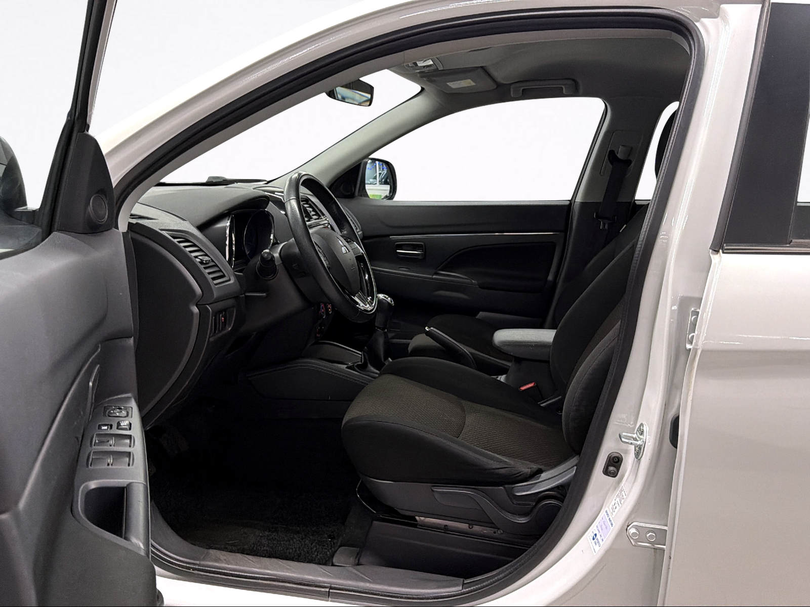 MITSUBISHI ASX 2.0 MIVEC Value 2WD-image-10