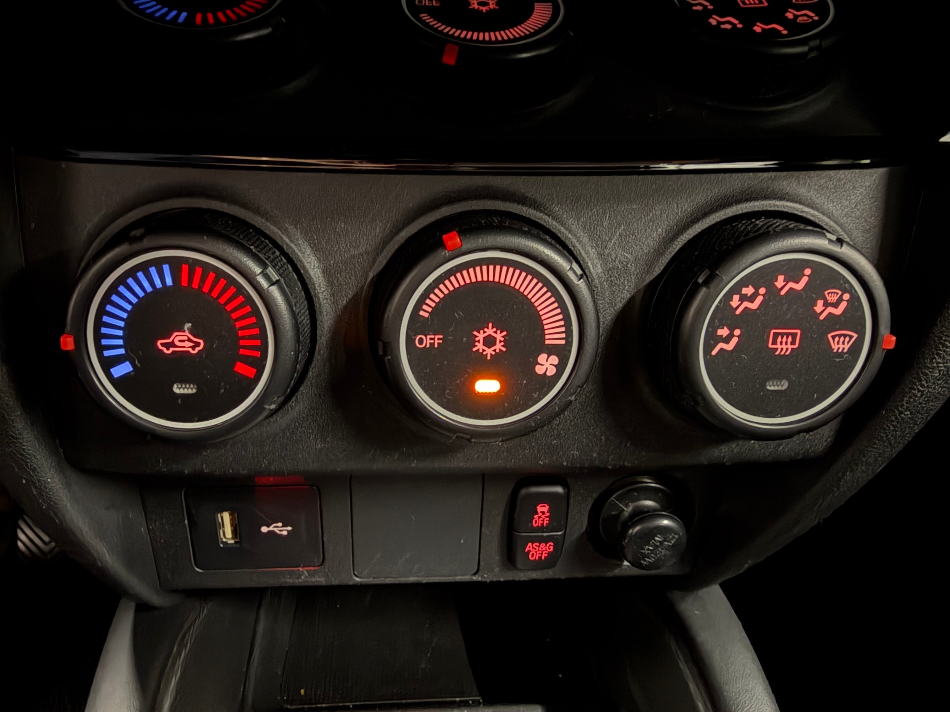 MITSUBISHI ASX 2.0 MIVEC Value 2WD-image-15