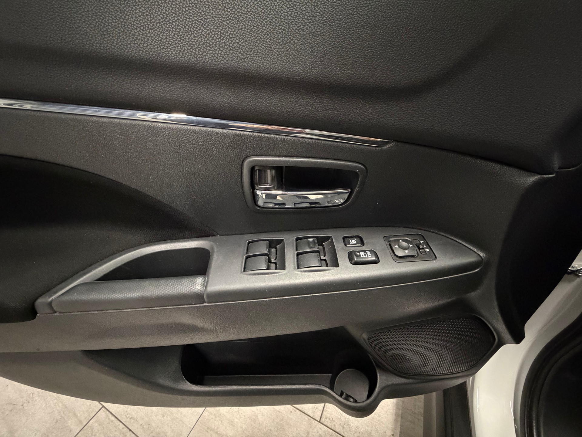 MITSUBISHI ASX 2.0 MIVEC Value 2WD-image-14