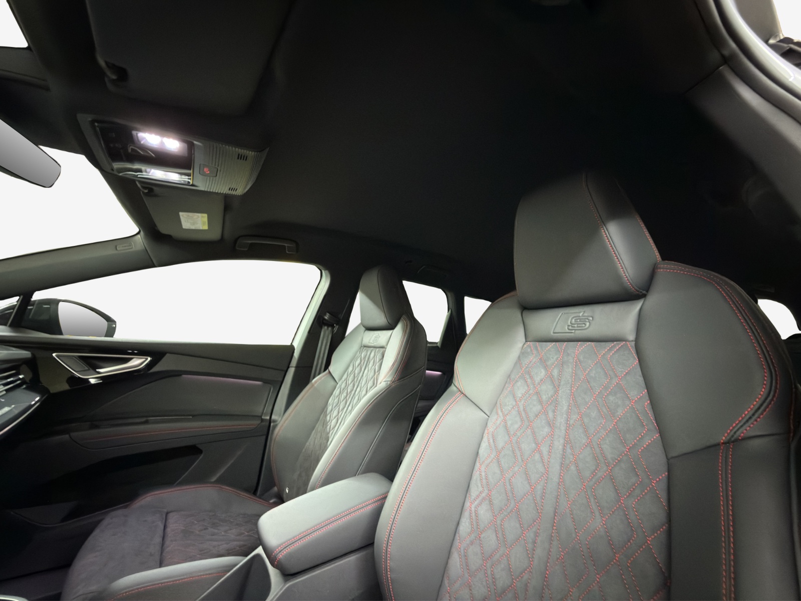 AUDI Q4 e-tron 45 quattro-image-15