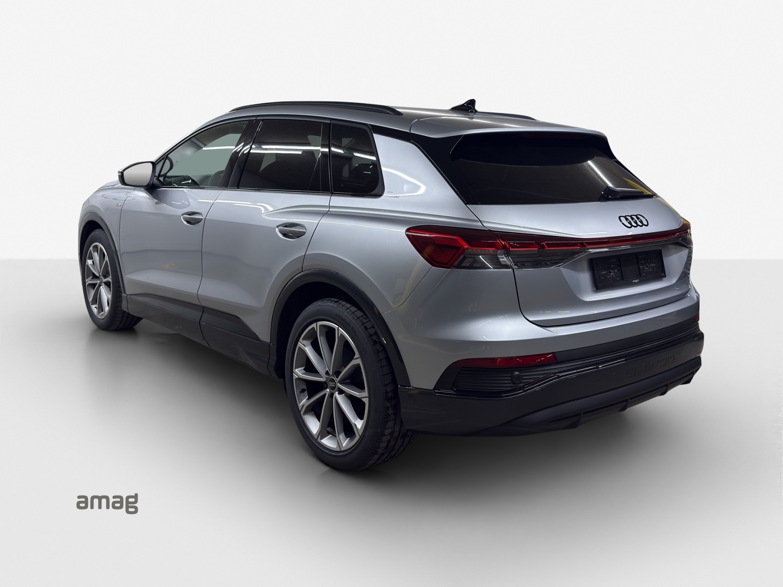 AUDI Q4 e-tron 45 quattro-image-2