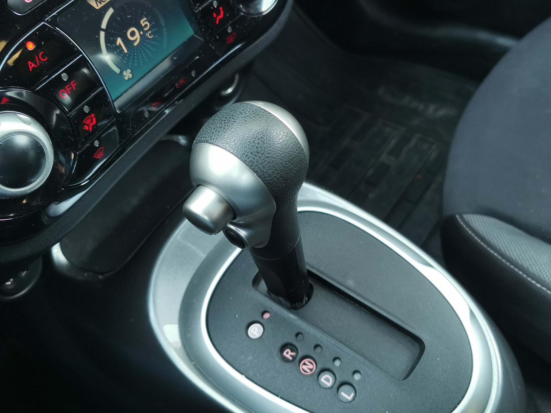 NISSAN Juke 1.6 acenta Xtronic CVT-image-10