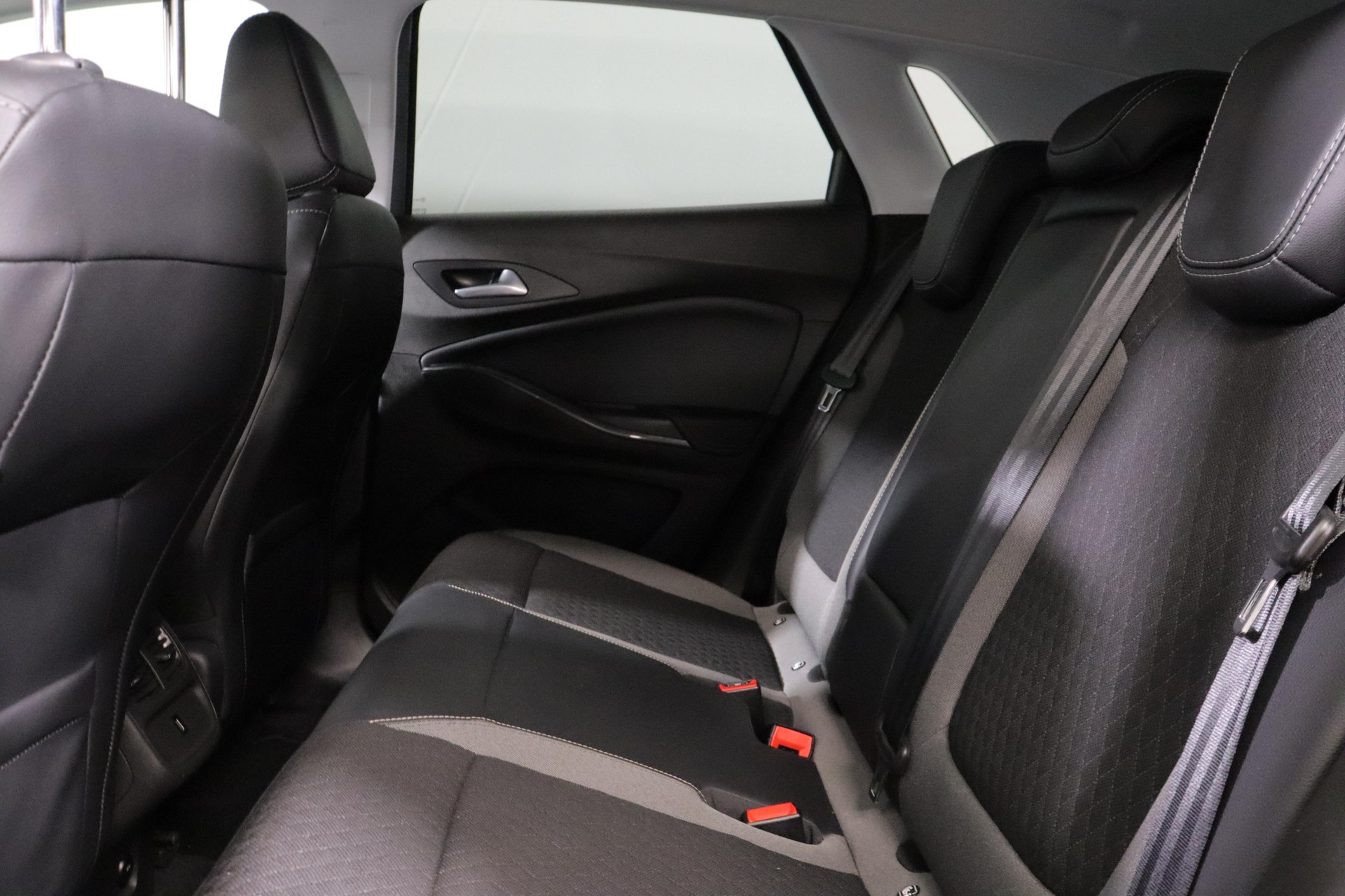 OPEL Grandland X 1.6 T PHEV Excellence-image-4