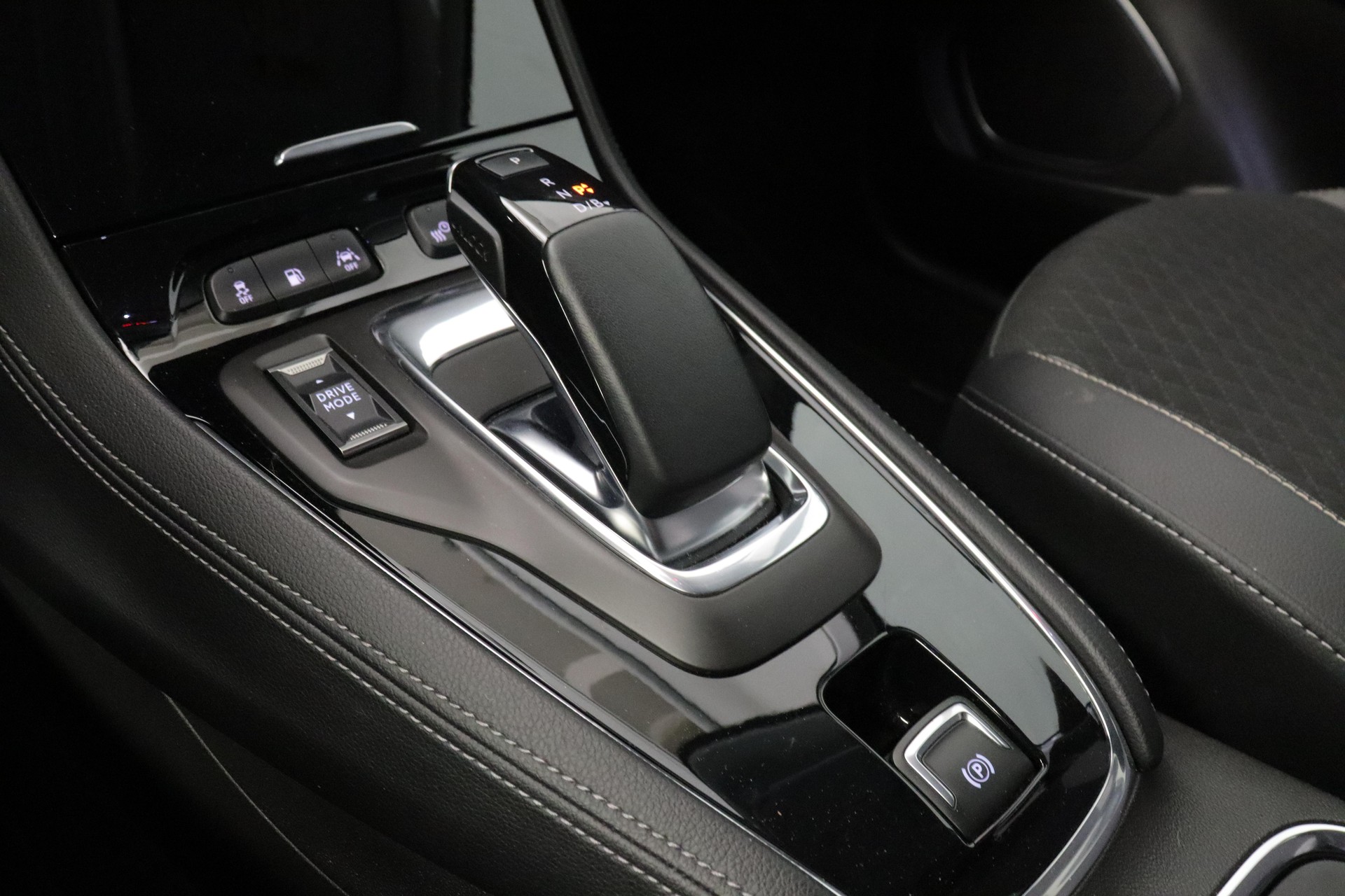 OPEL Grandland X 1.6 T PHEV Excellence-image-14