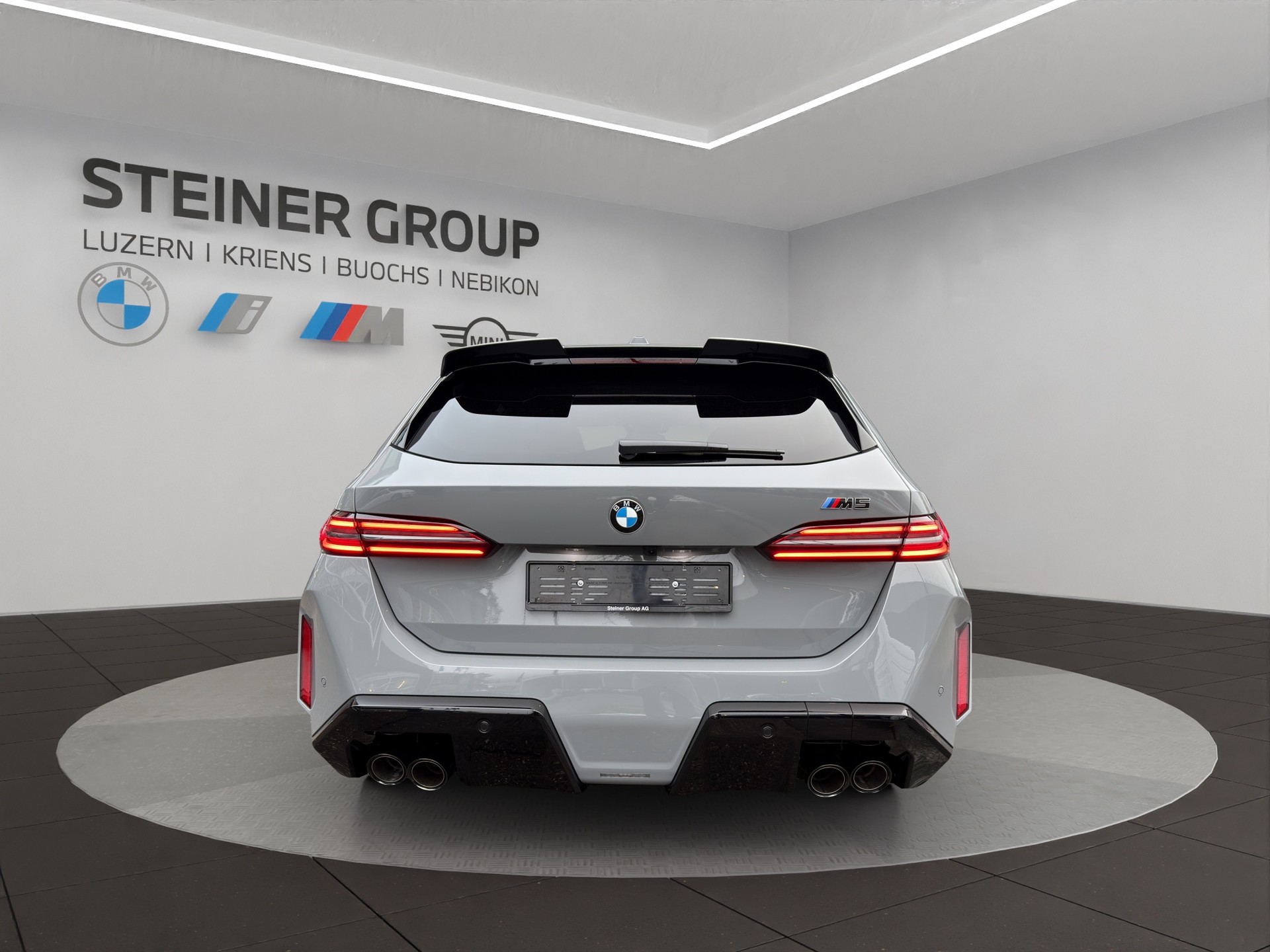 BMW M5 xDrive Touring-image-5