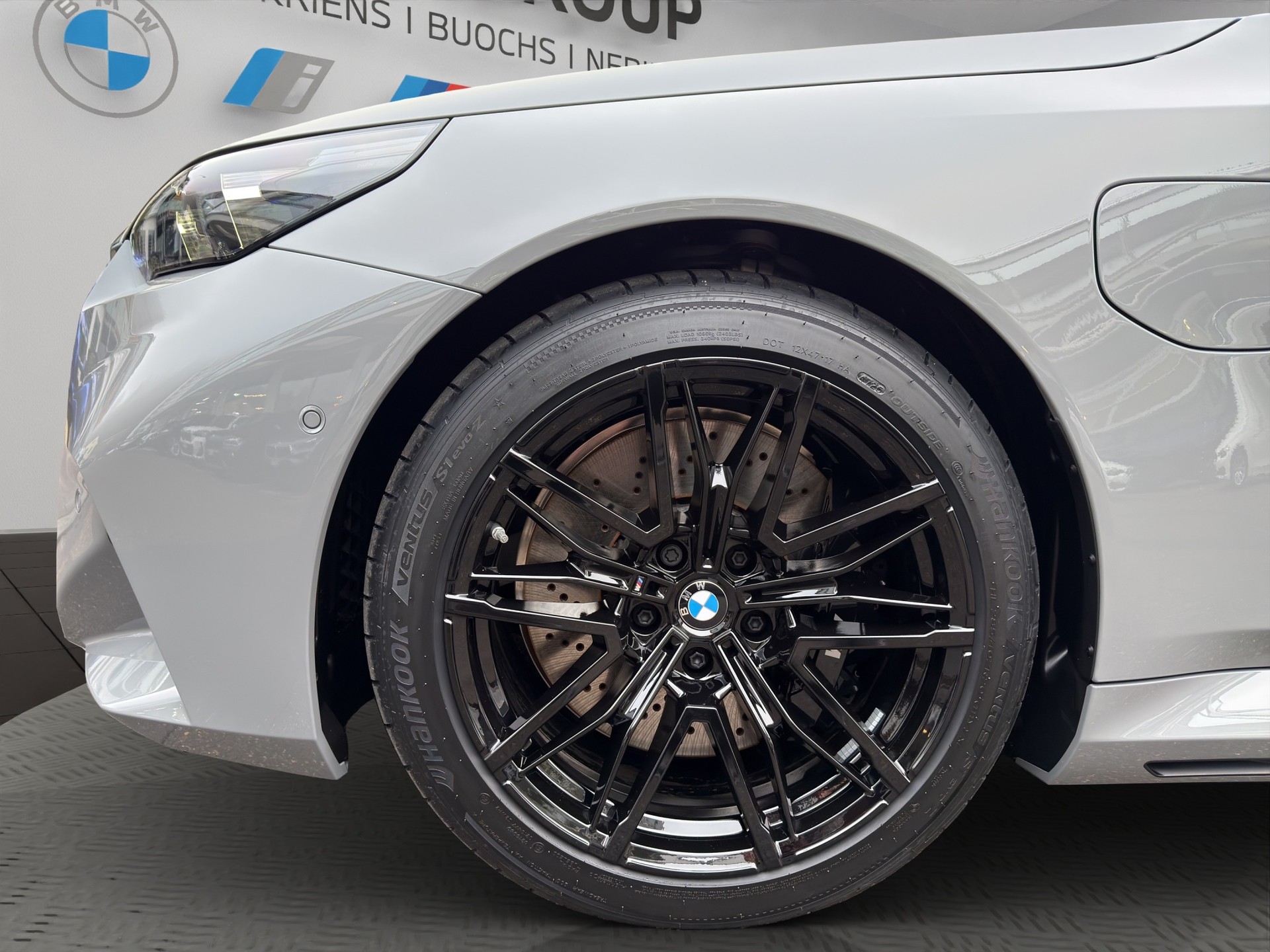 BMW M5 xDrive Touring-image-8