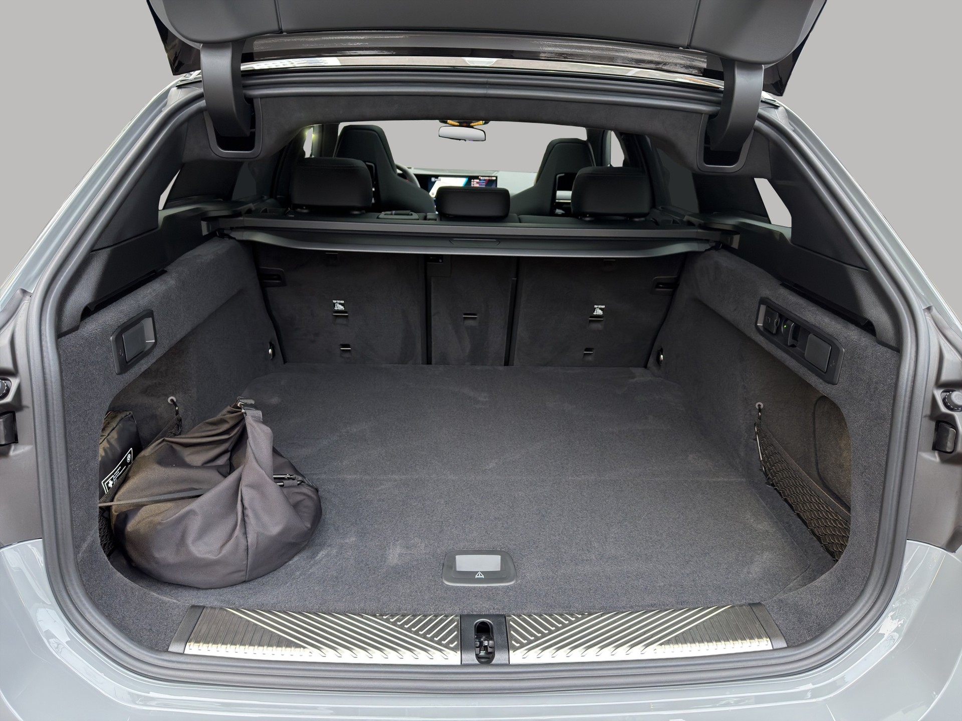 BMW M5 xDrive Touring-image-18