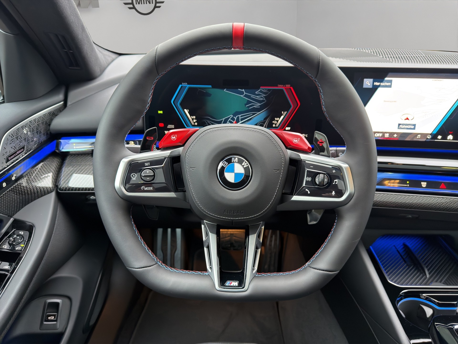 BMW M5 xDrive Touring-image-12