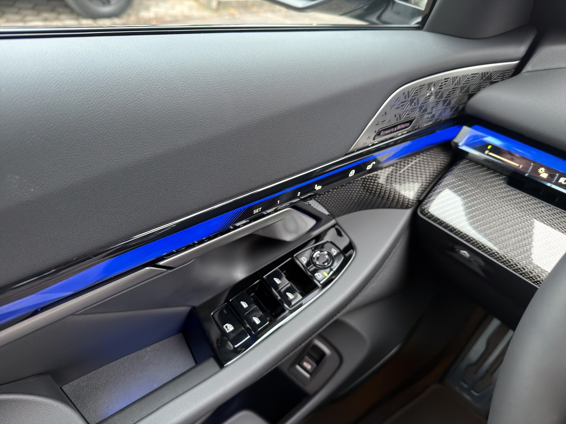 BMW M5 xDrive Touring-image-10