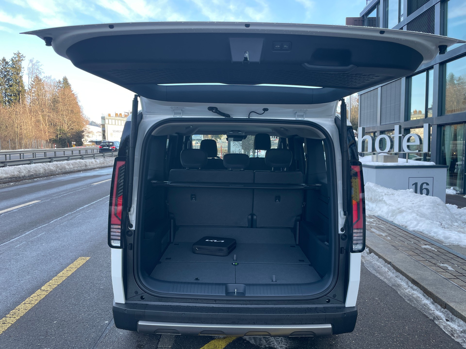 KIA PV5 71.2 kWh Elite mit Wärmepumpe, VOLLAUSSTATTUNG-image-7
