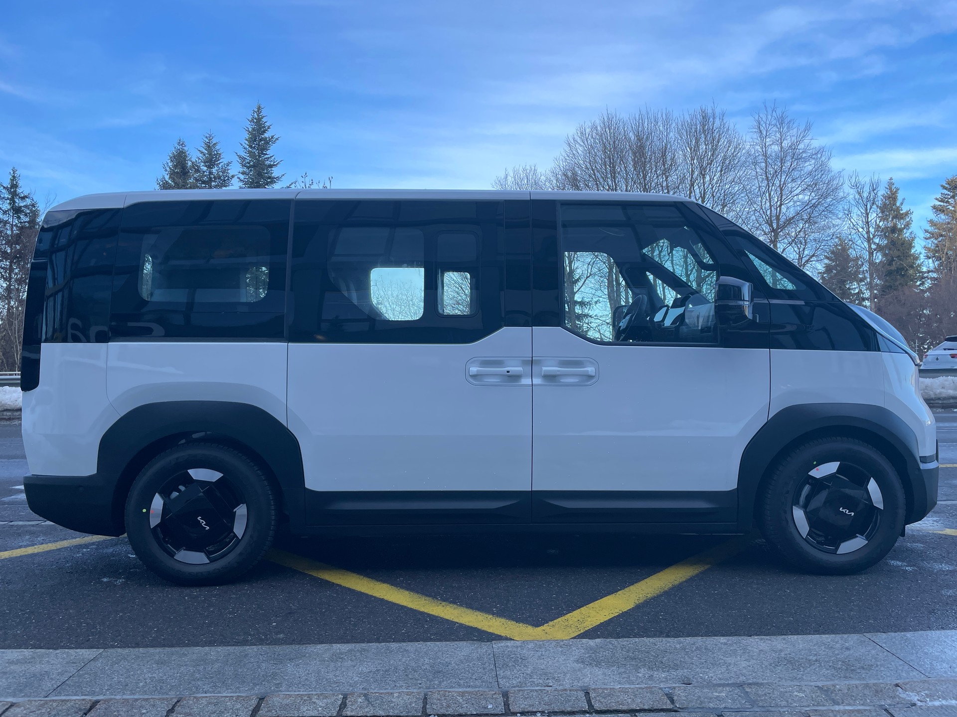 KIA PV5 71.2 kWh Elite mit Wärmepumpe, VOLLAUSSTATTUNG-showroom-element-3