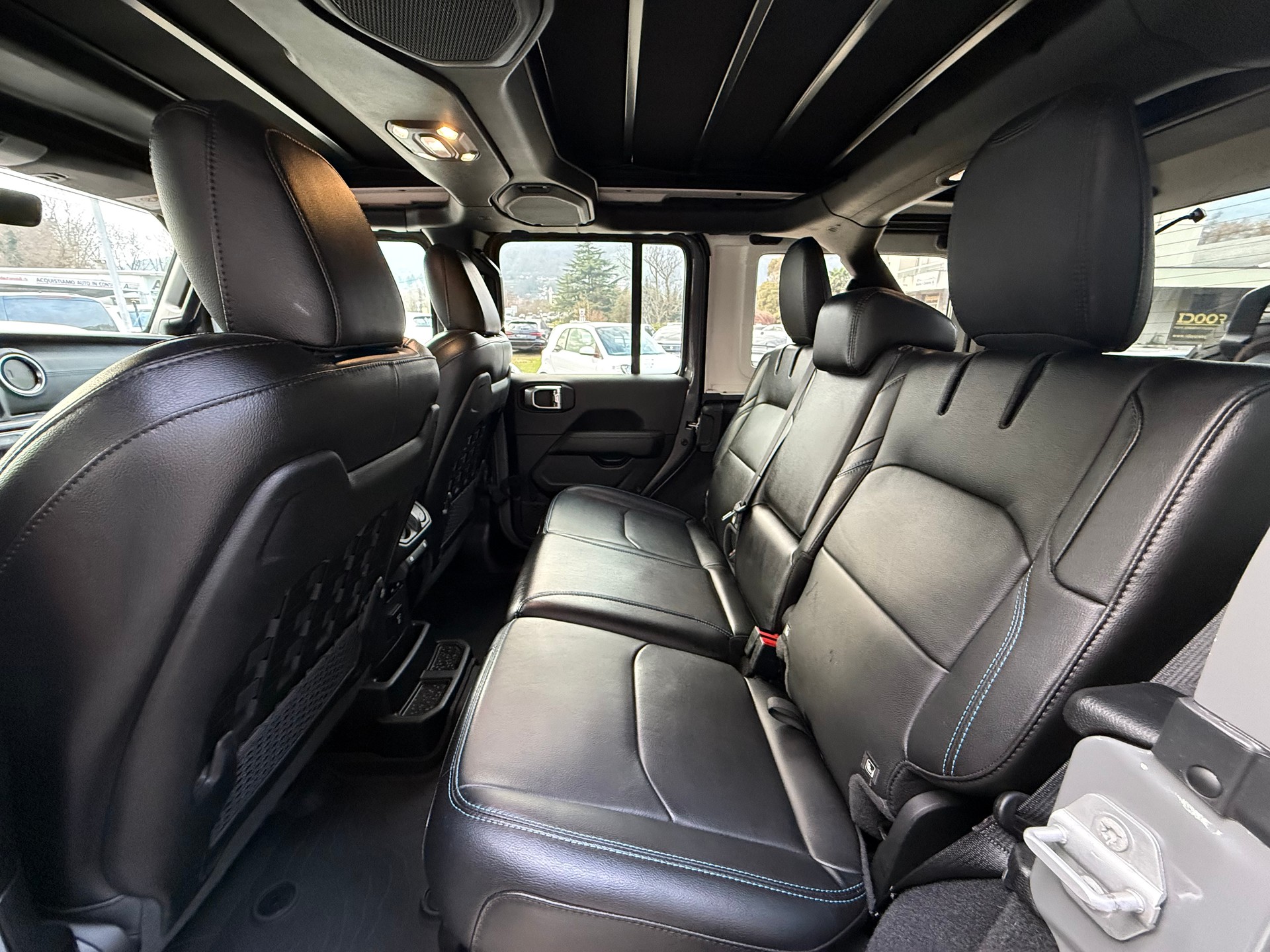 JEEP Wrangler 2.0 PHEV Unlimited Rubicon DT Automatic-image-16