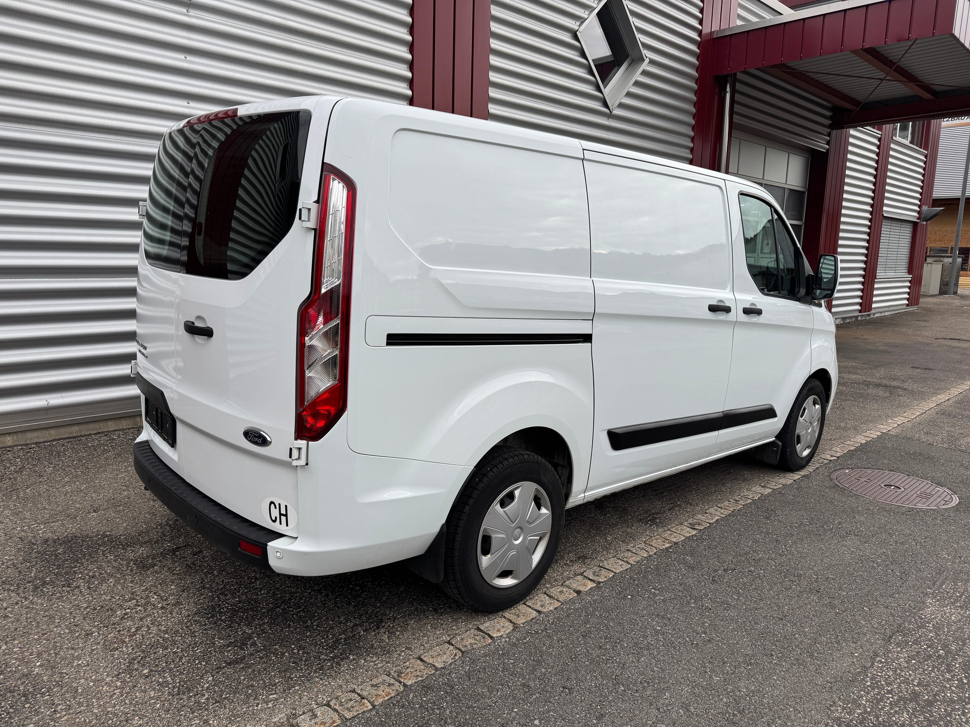 FORD Transit Custom Van 300 L1H1 Trend A-image-5
