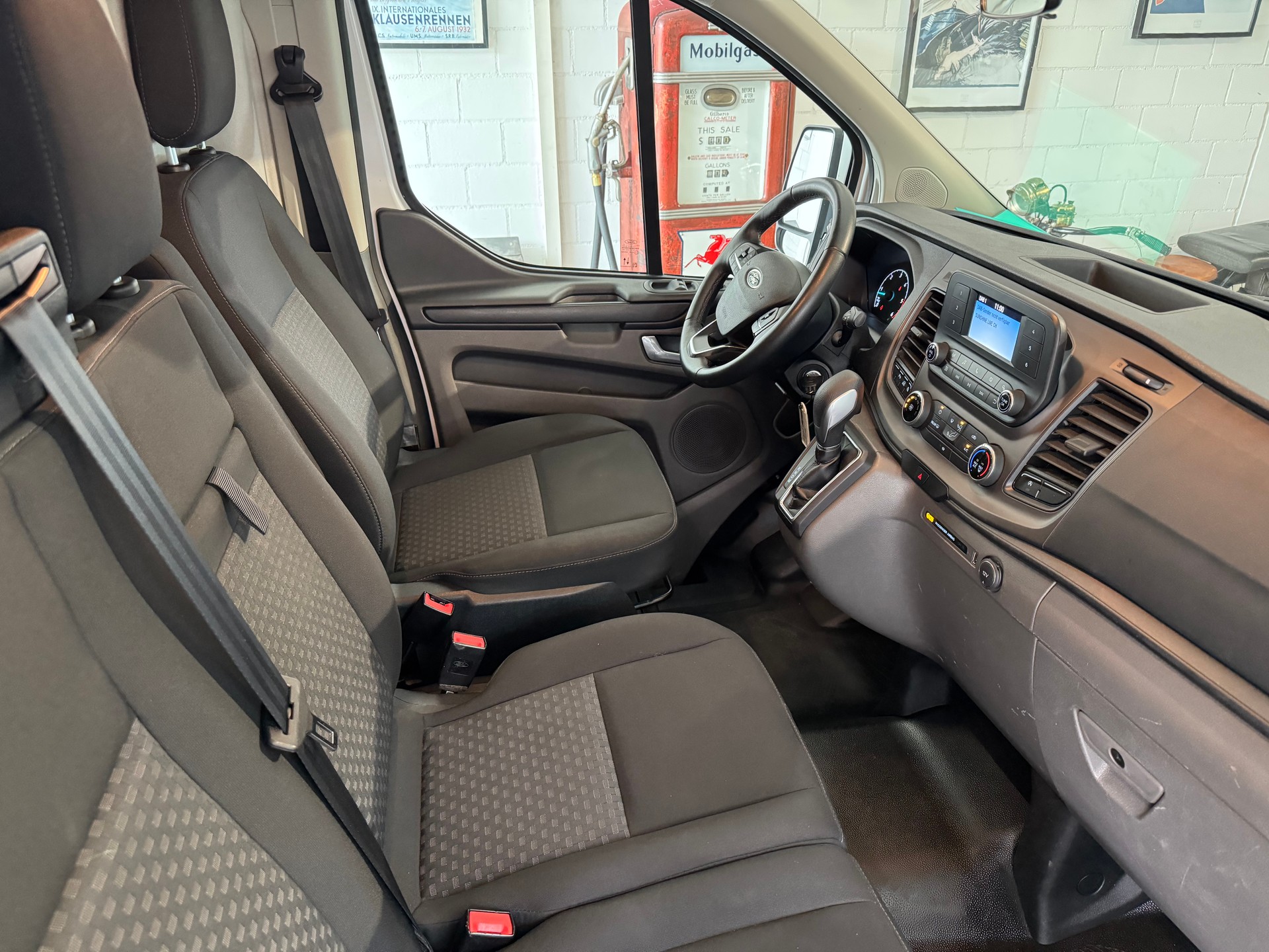 FORD Transit Custom Van 300 L1H1 Trend A-image-9