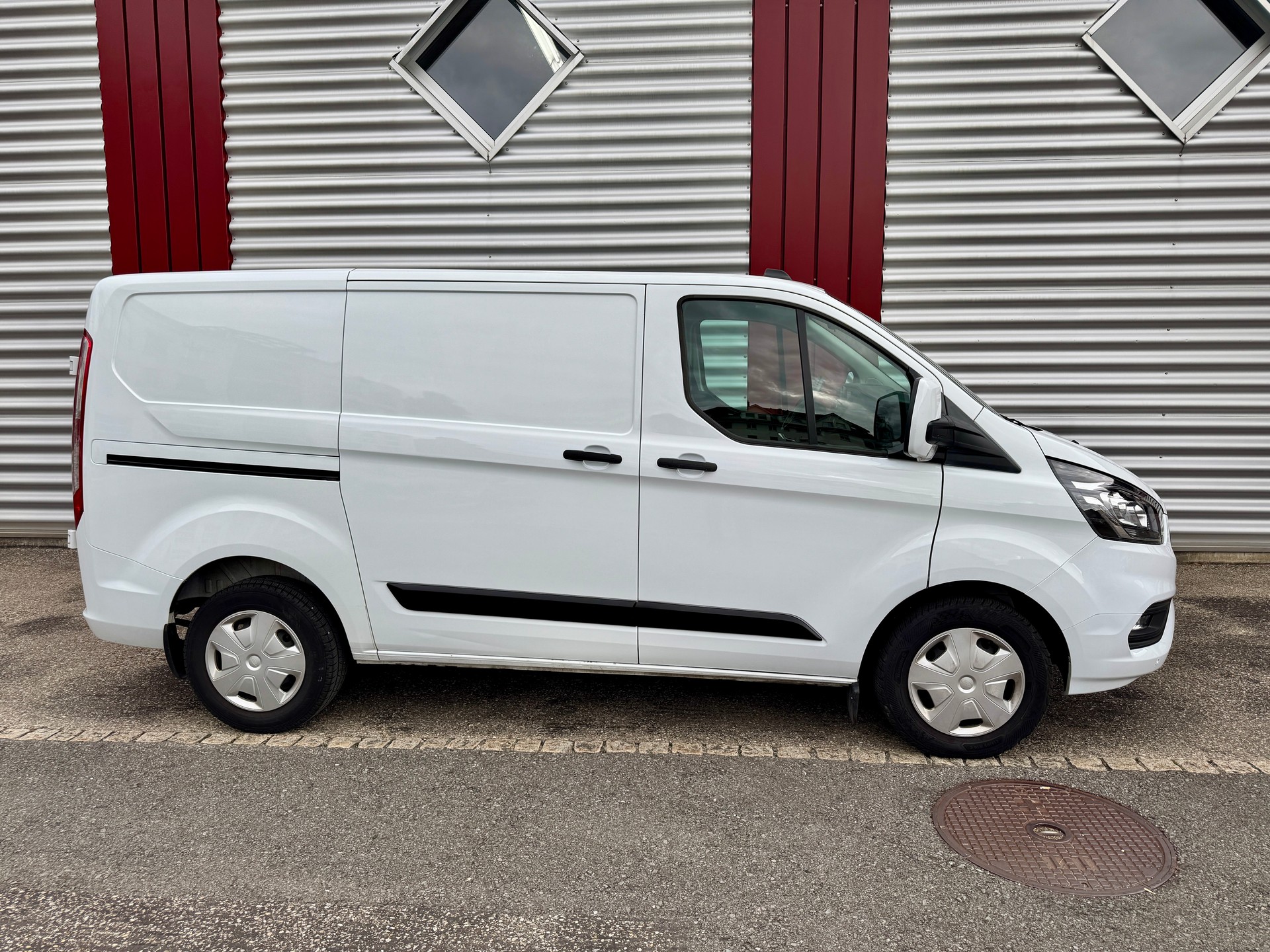FORD Transit Custom Van 300 L1H1 Trend A-image-1