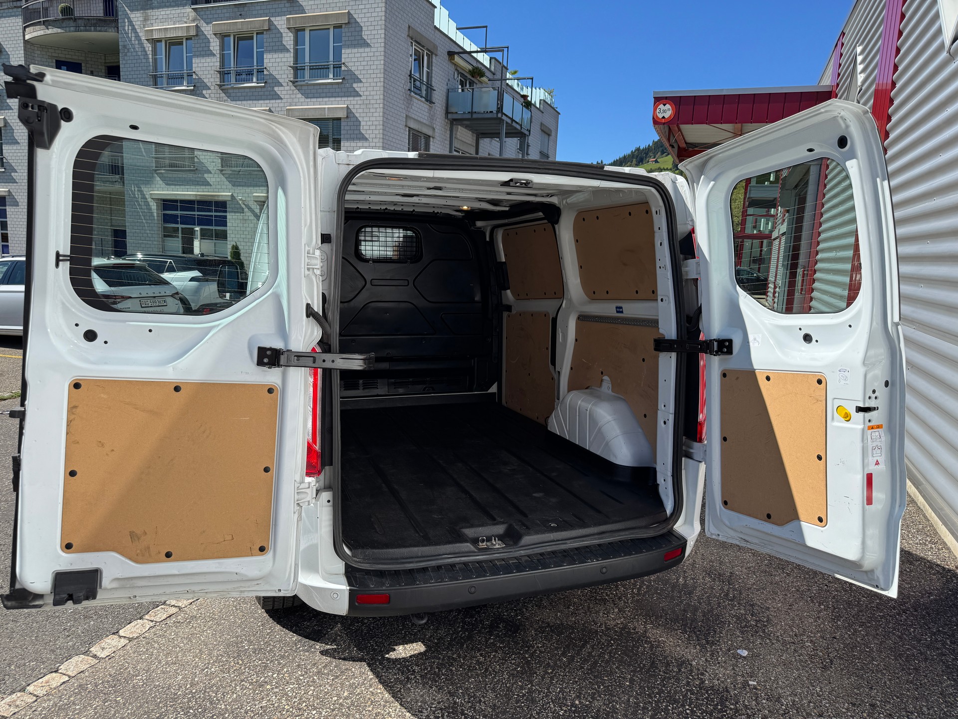 FORD Transit Custom Van 300 L1H1 Trend A-image-7