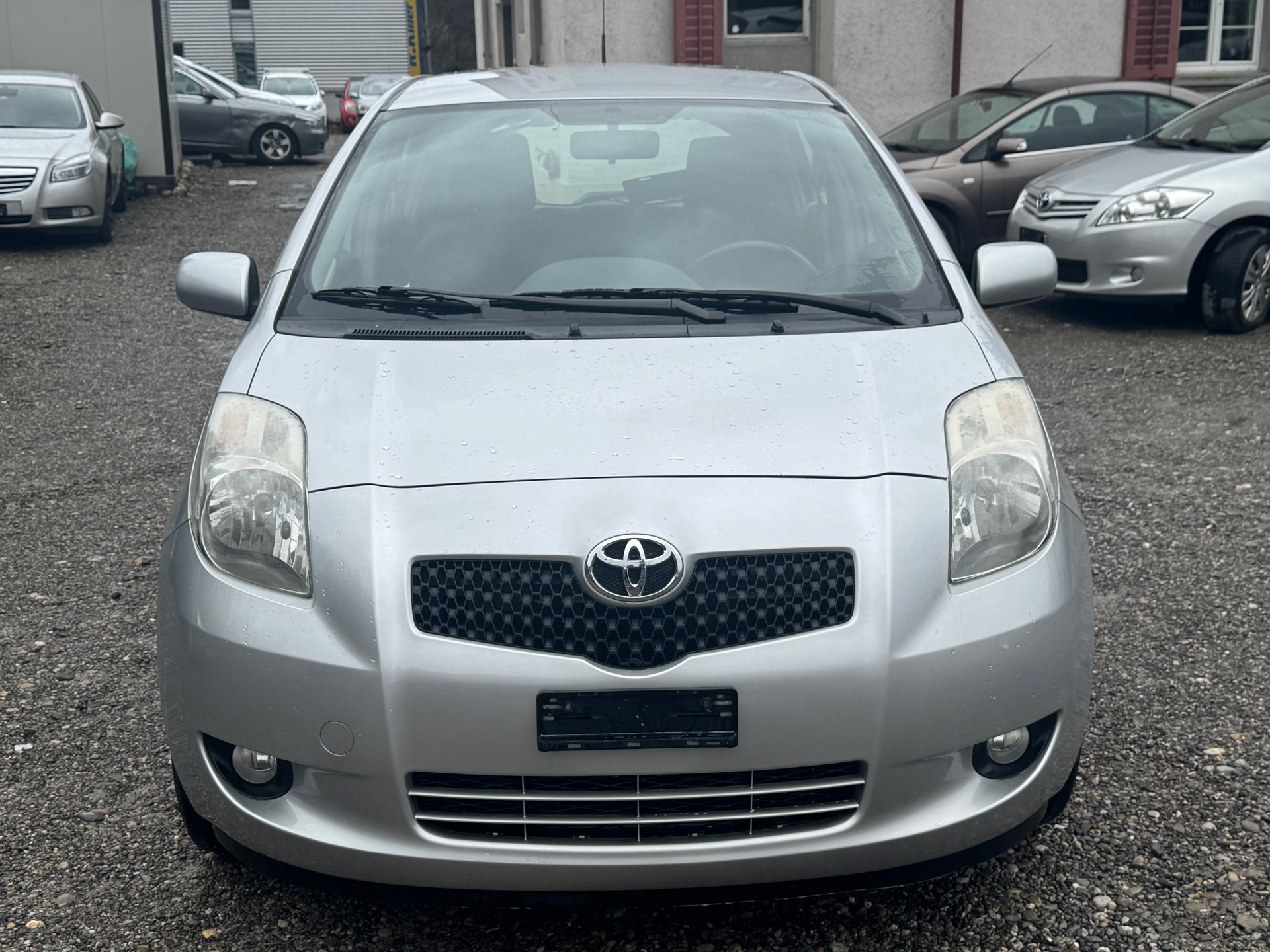 TOYOTA Yaris 1.3 Linea Sol-image-1