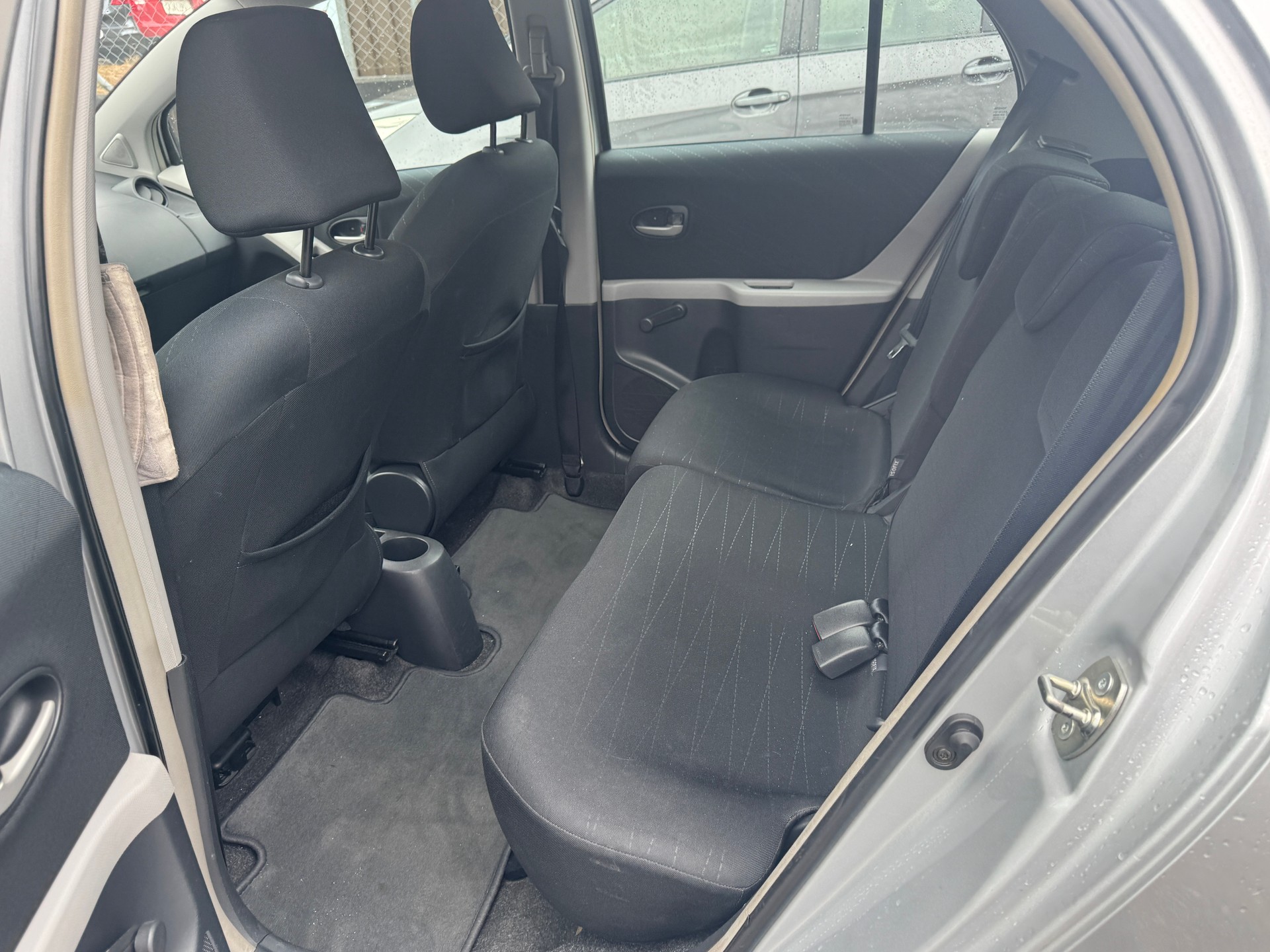 TOYOTA Yaris 1.3 Linea Sol-image-7