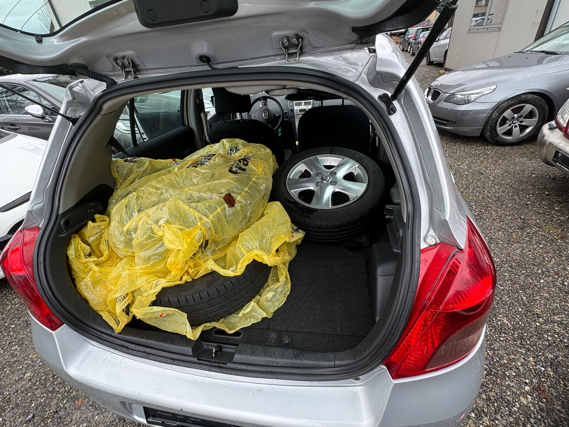 TOYOTA Yaris 1.3 Linea Sol-image-13
