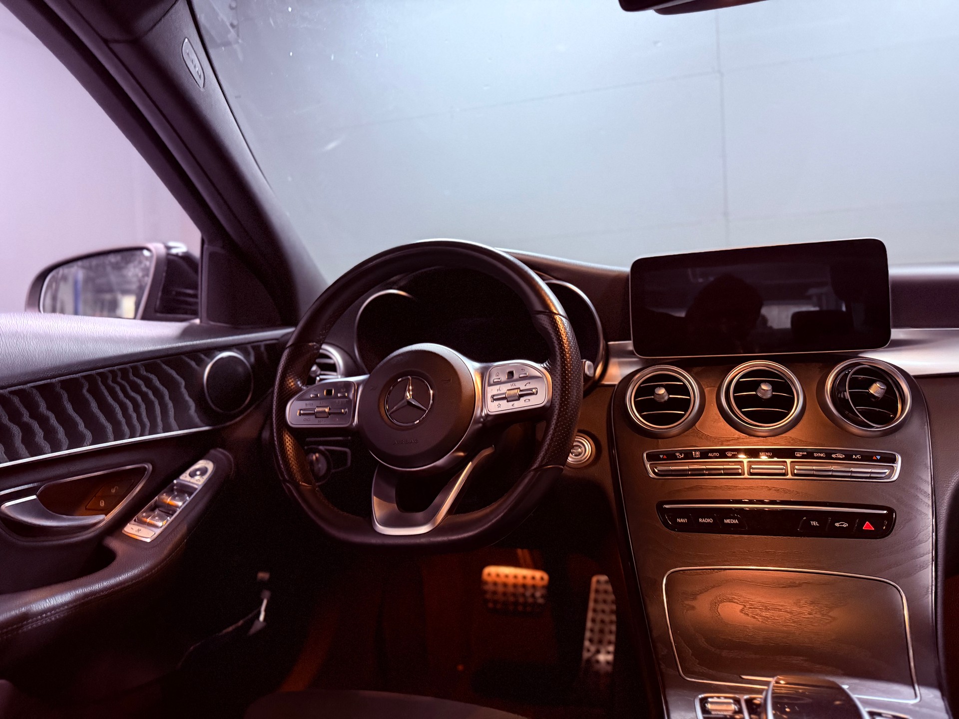 MERCEDES-BENZ C 180 BlueTEC AMG Line 7G-Tronic-image-10