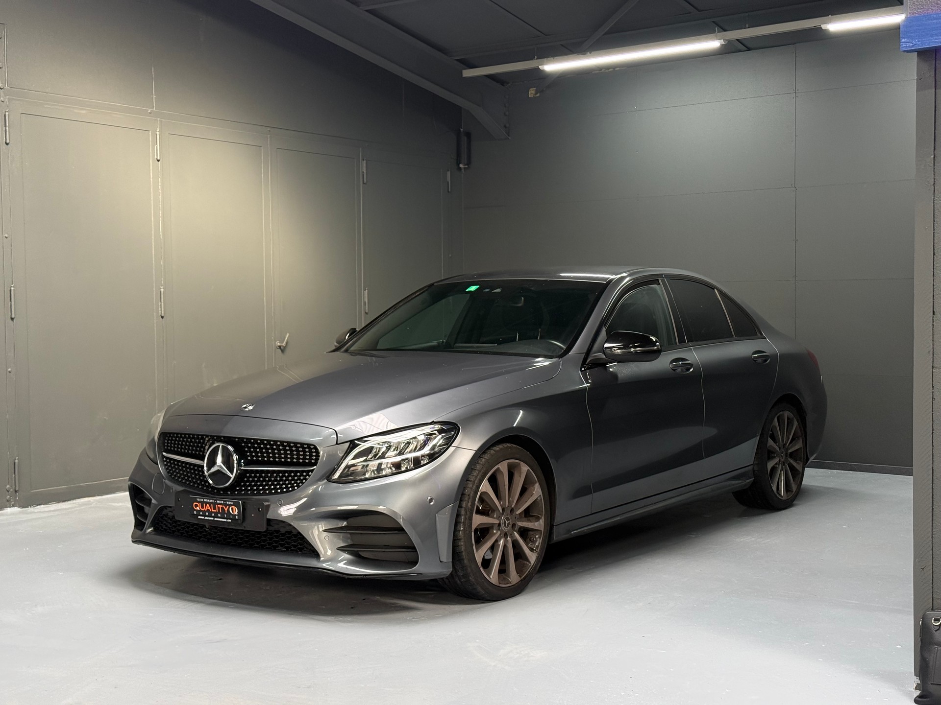 MERCEDES-BENZ C 180 BlueTEC AMG Line 7G-Tronic